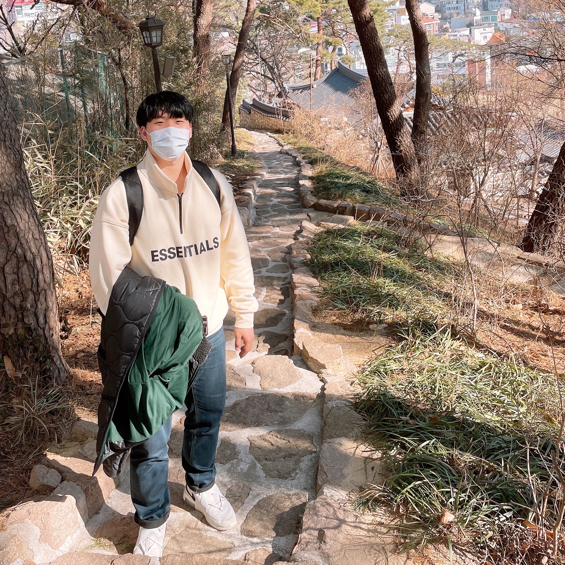 Essentials Half-Zip Pullover Oatmeal/Oatmeal Heather/Light Heather Oatmeal 2020, Nike x Fear of God Air Fear of God Raid Light Bone 착용 스타일