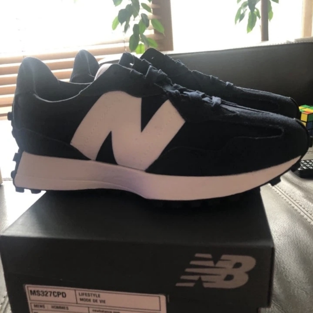 New Balance 327 Navy 착용 스타일