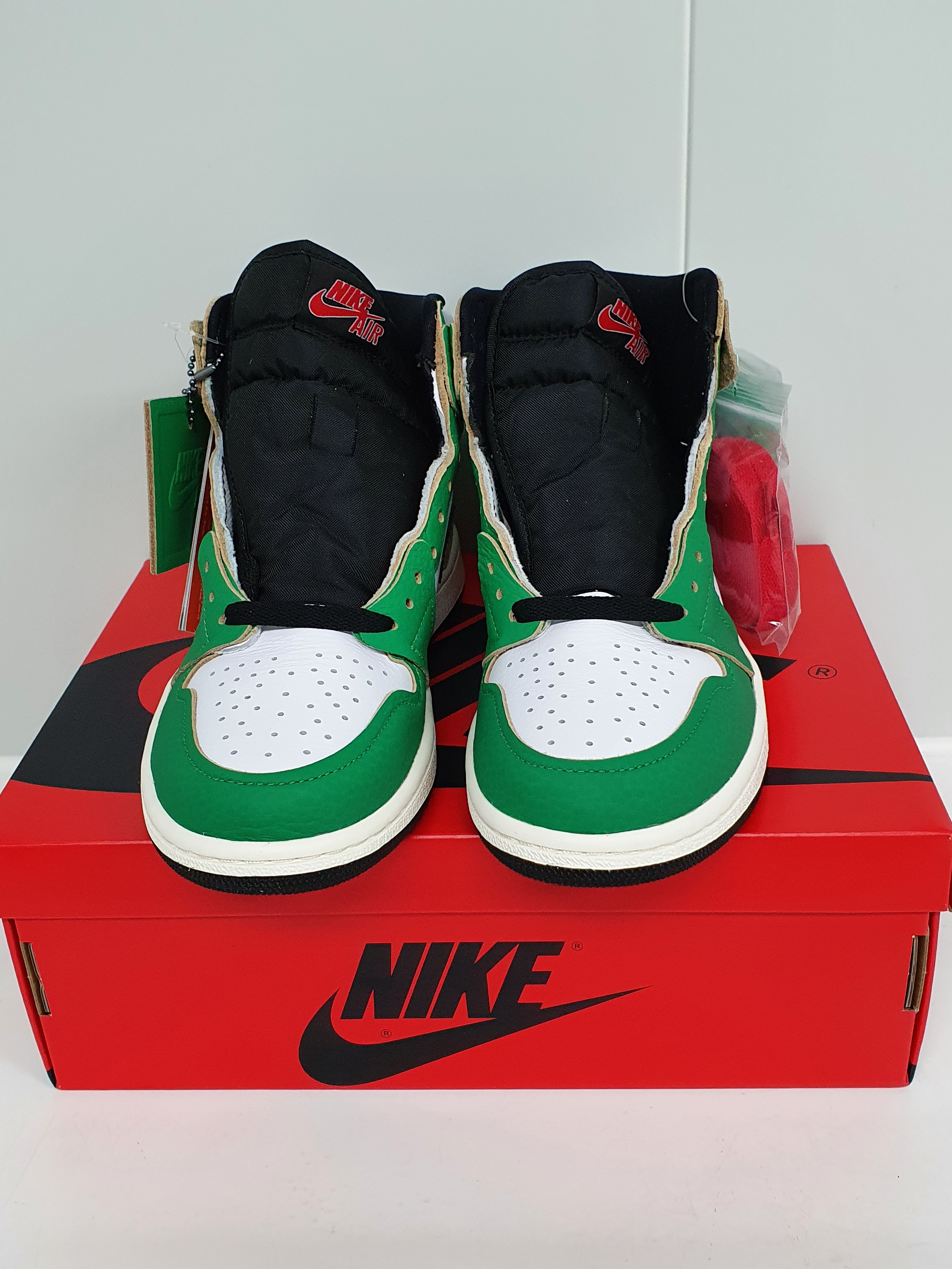 (W) Jordan 1 Retro High OG Lucky Green 착용 스타일 - 3