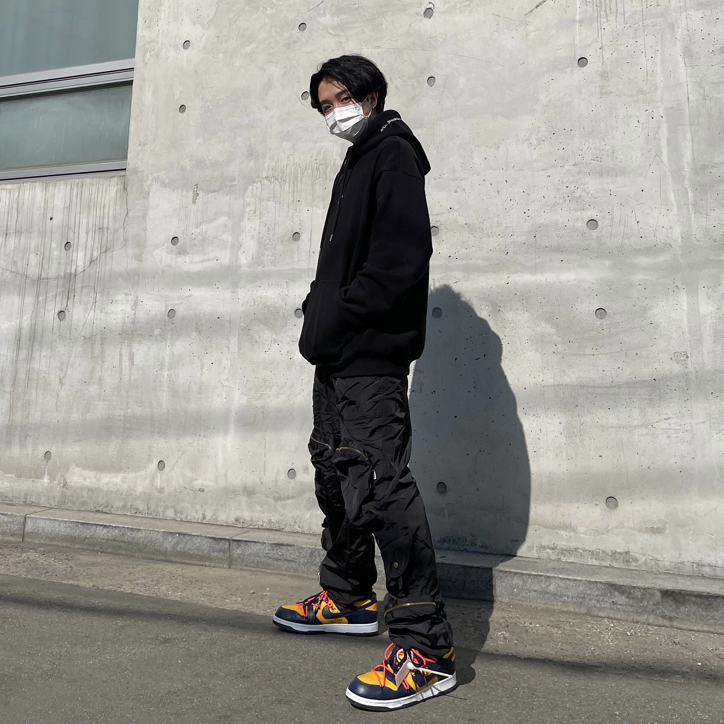 Nike x Off-White Dunk Low University Gold Midnight Navy 착용 스타일
