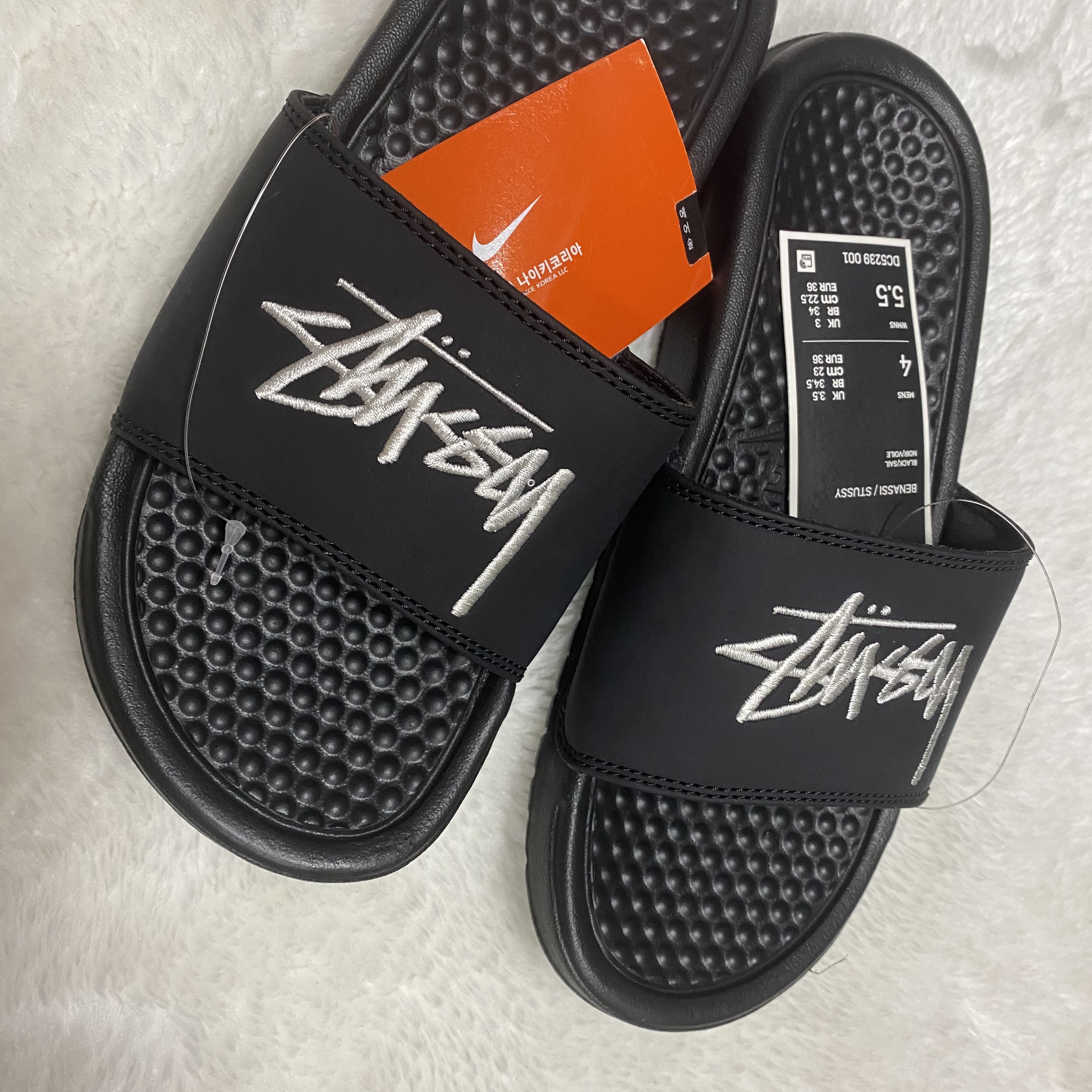 Nike x Stussy Benassi Slide Black, Nike x Stussy Benassi Slide Off Noir 착용 스타일