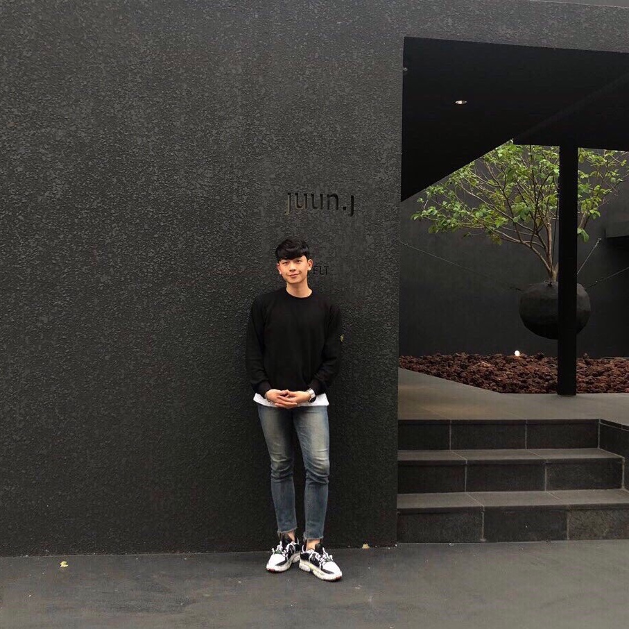 Maison Margiela Fusion Low Top Sneakers Black White Red 착용 스타일