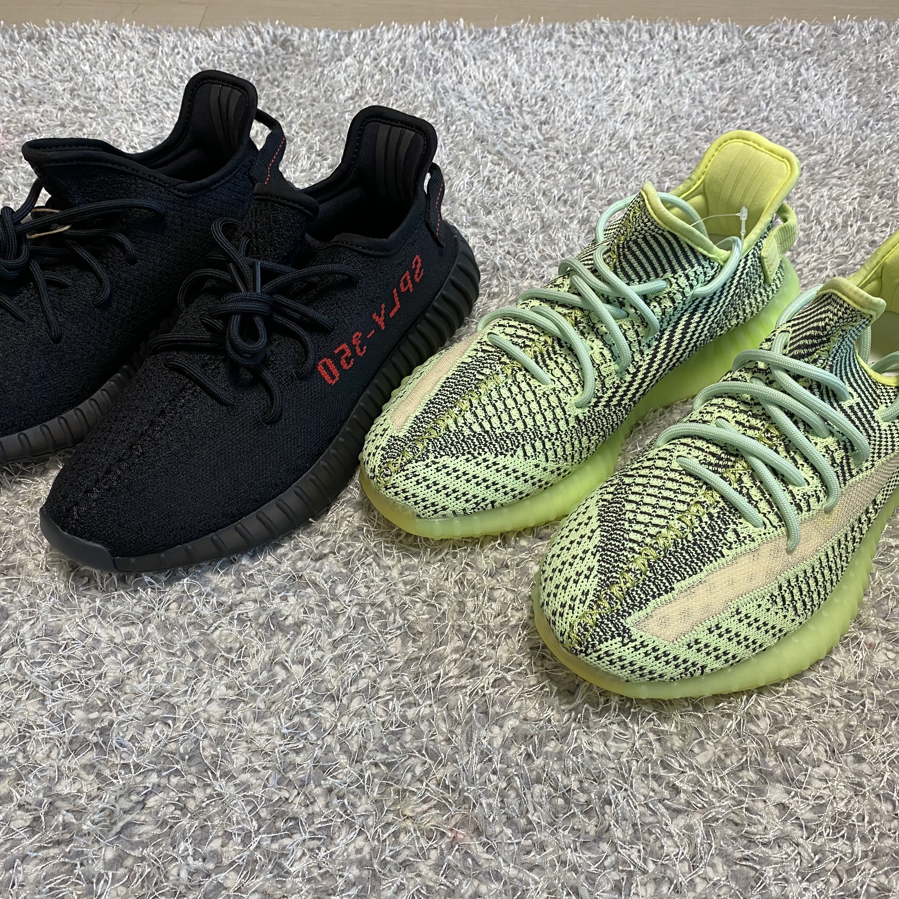 Adidas Yeezy Boost 350 V2 Yeezreel - Non-Reflective, Adidas Yeezy Boost 350 V2 Black Red 2020 착용 스타일