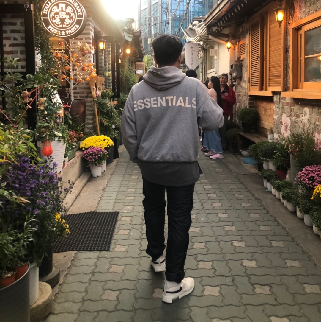 Nike x Fear of God Air Fear of God Raid Light Bone 착용 스타일 - 1