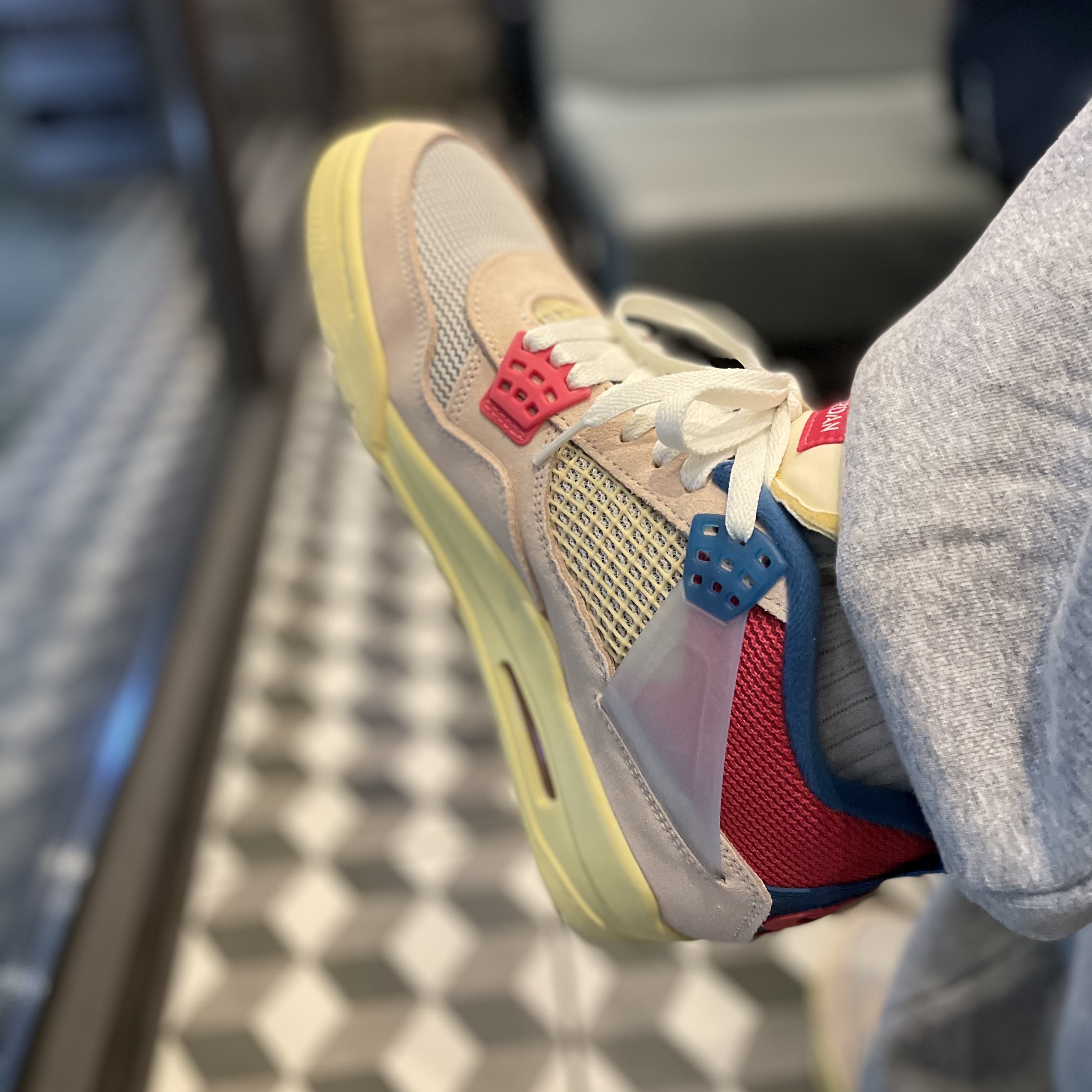 Jordan 4 x Union Retro Guava Ice 착용 스타일