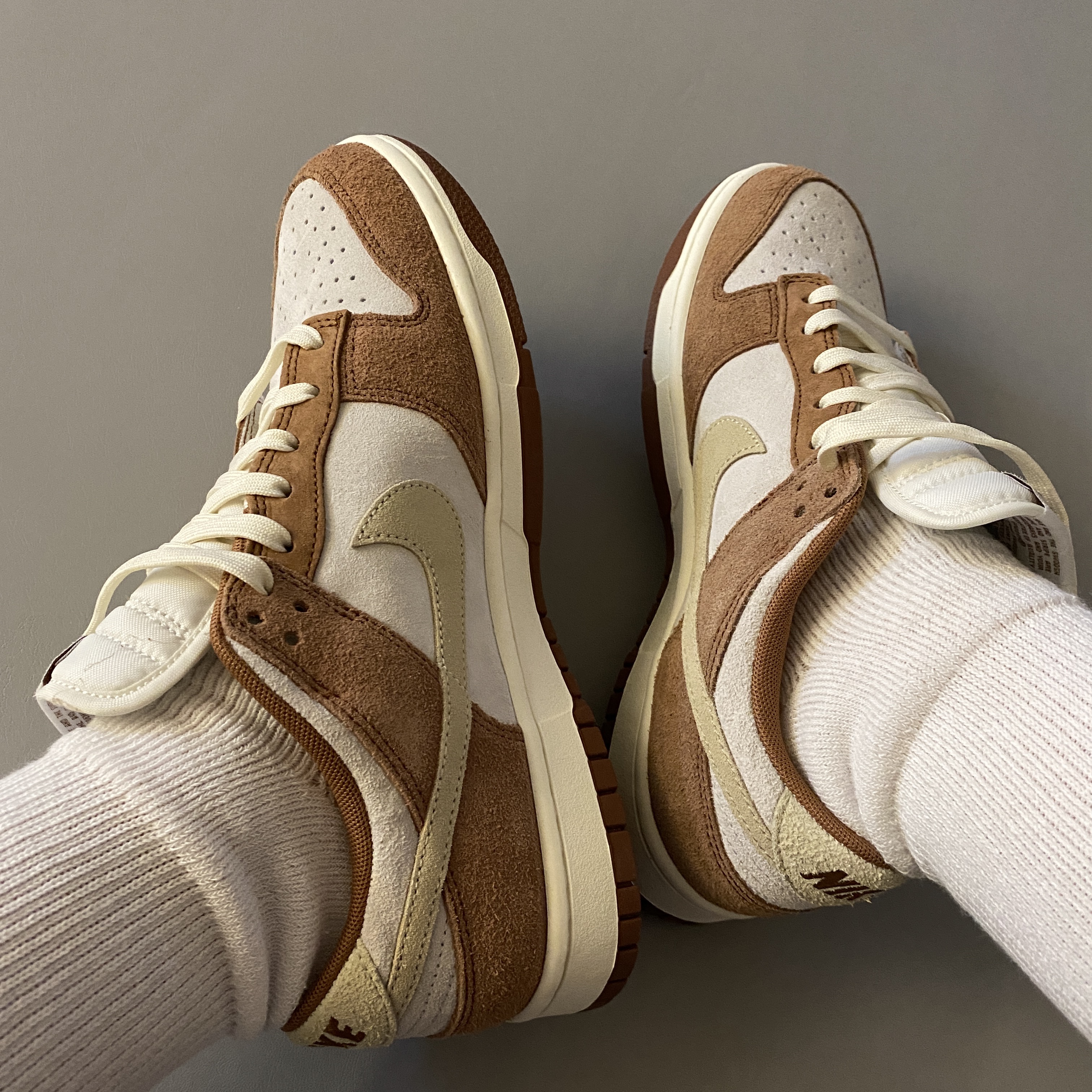 Nike Dunk Low Pro Premium Medium Curry 착용 스타일