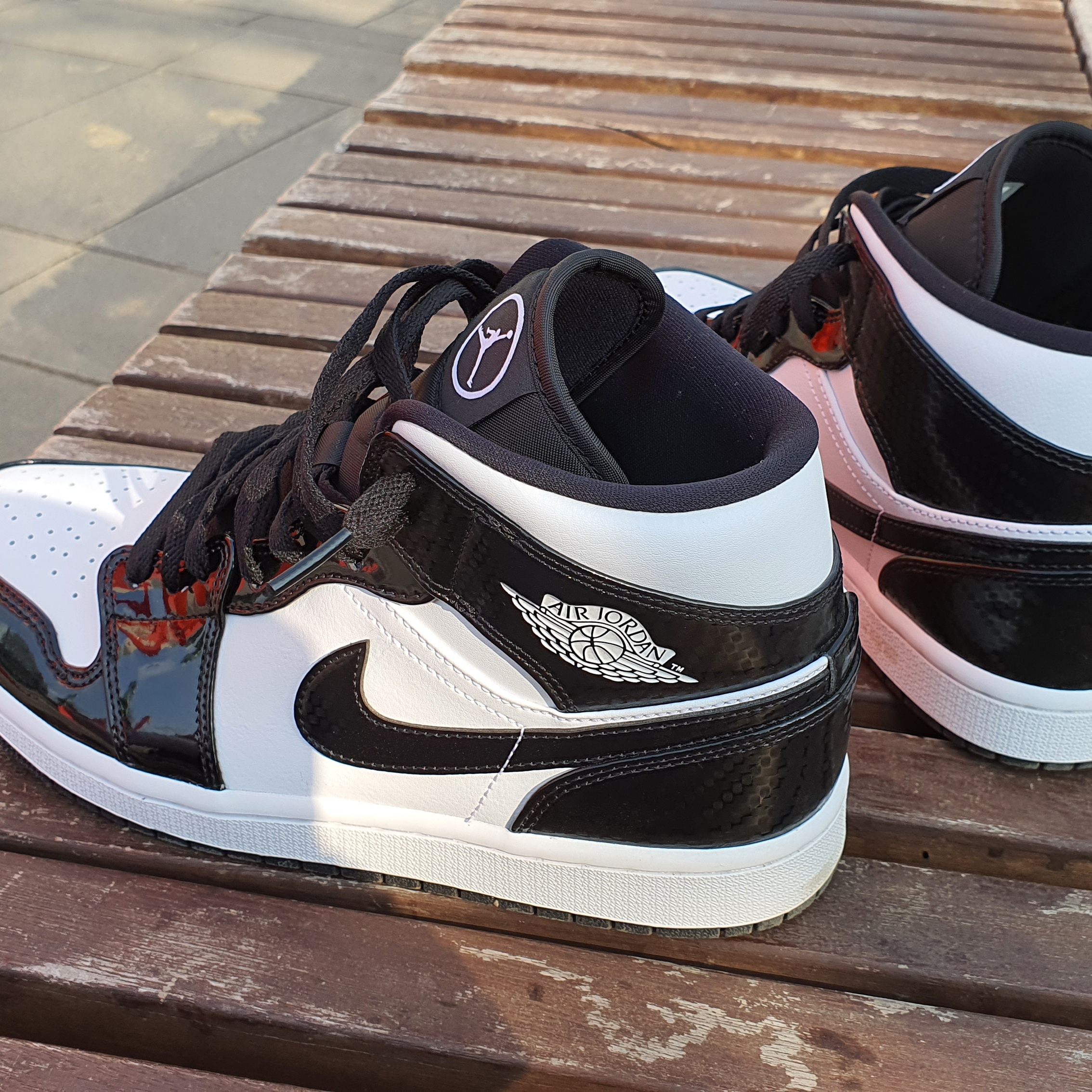 Jordan 1 Mid SE ASW Black, Nike Big Swoosh Full Zip Jacket Black Volt 착용 스타일 - 2