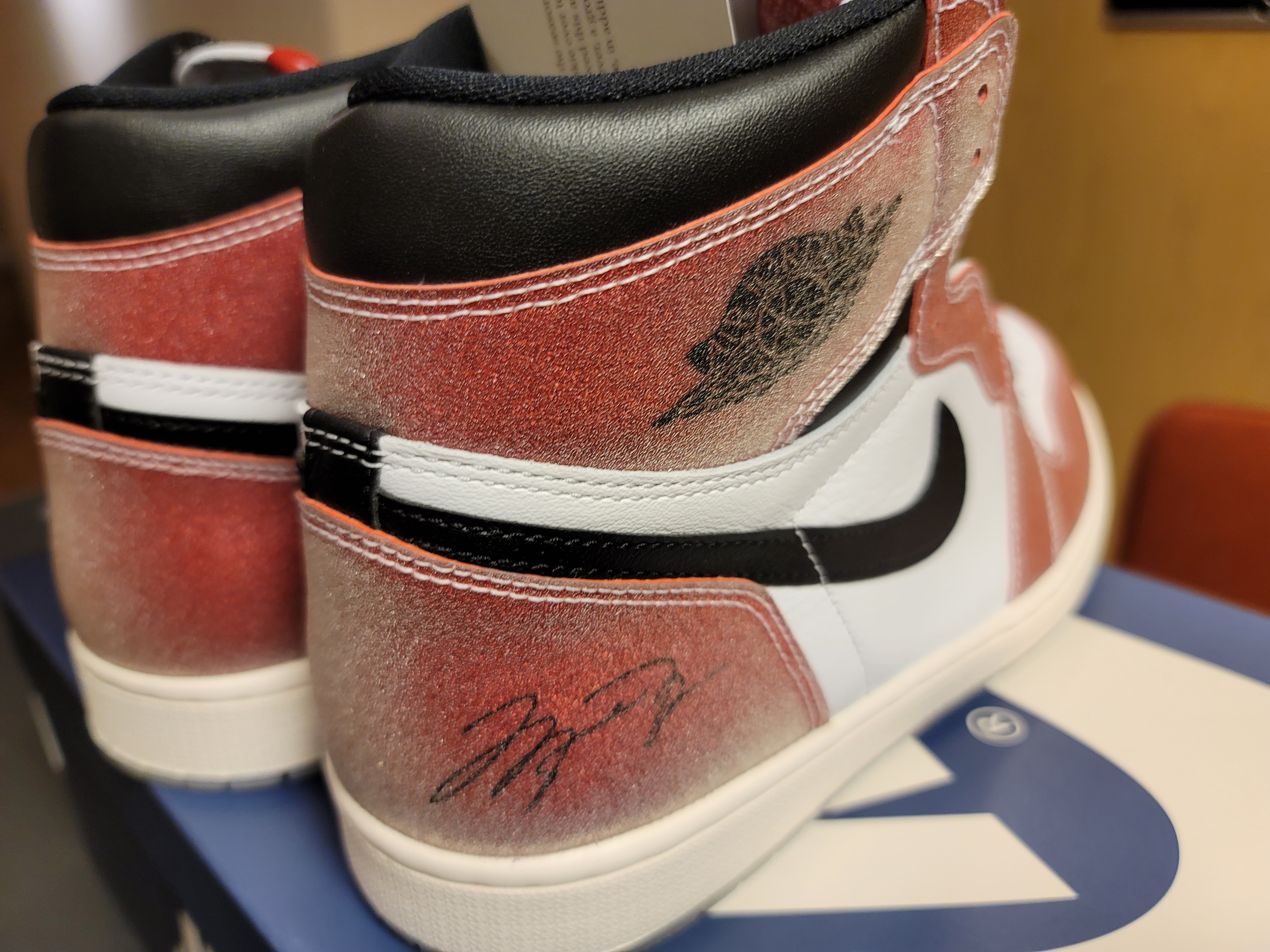 Jordan 1 x Trophy Room Retro High OG SP Chicago 착용 스타일 - 3