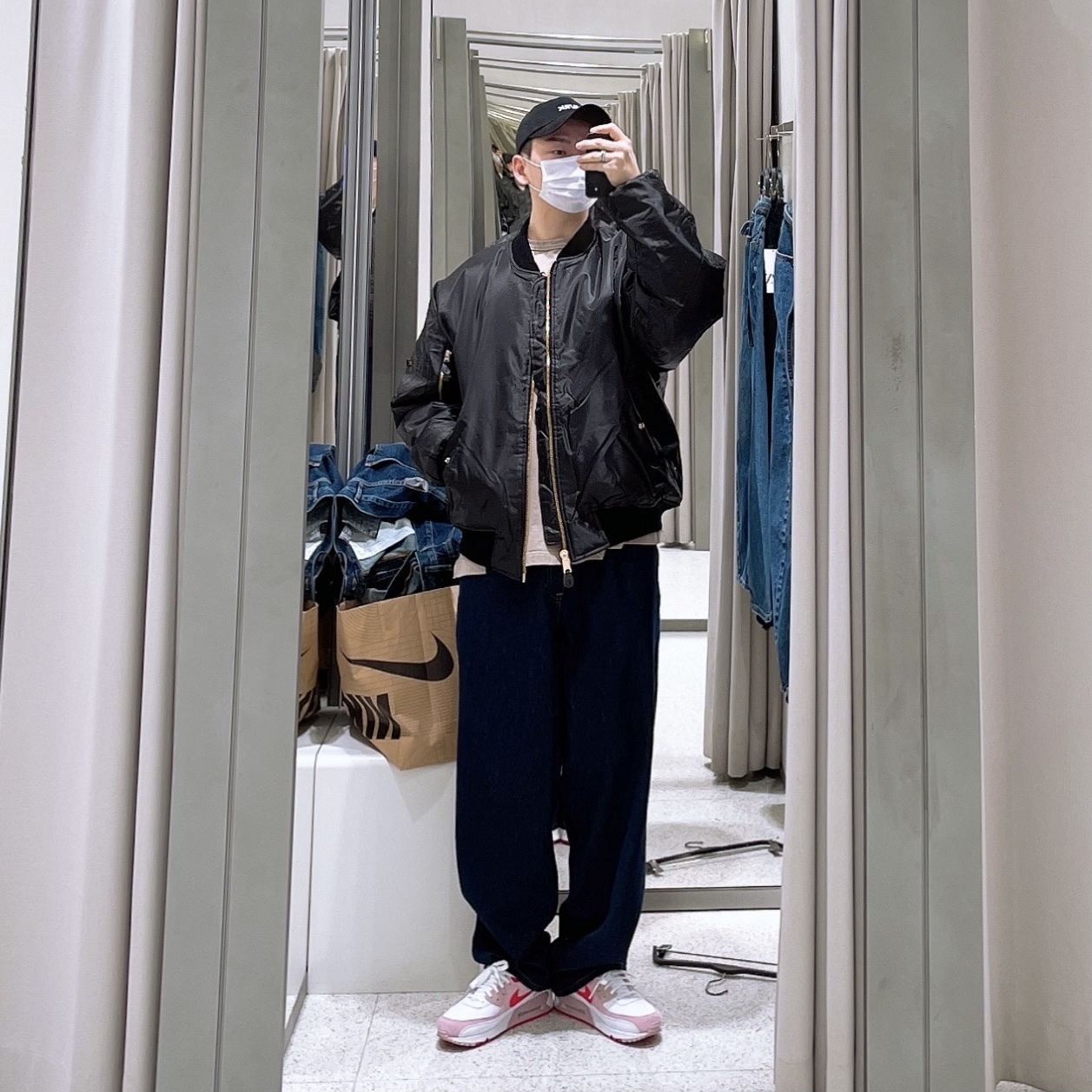 (W) Nike Air Max 90 QS Valentine's Day 착용 스타일 - 1