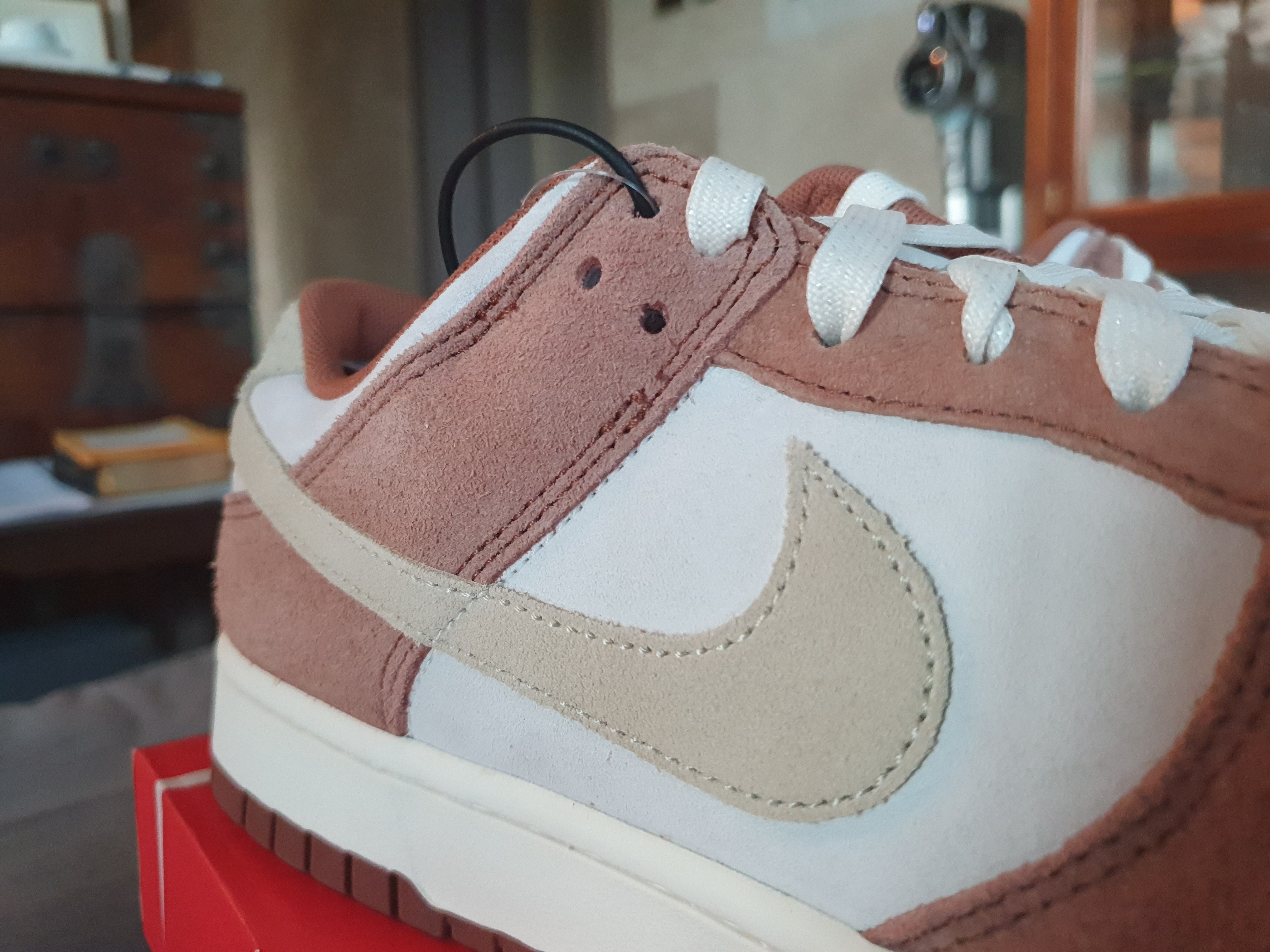 Nike Dunk Low Pro Premium Medium Curry 착용 스타일 - 2