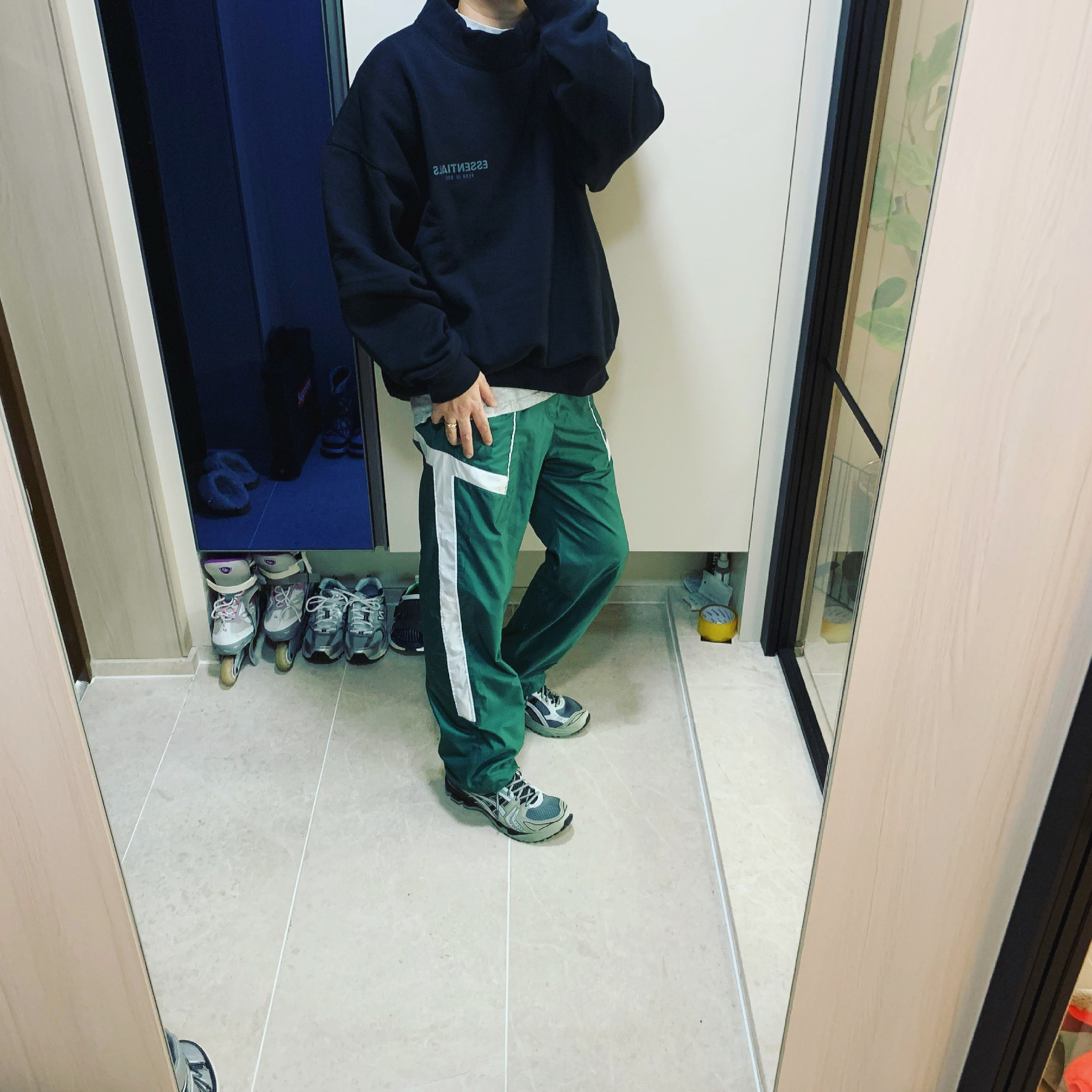 Asics UB1-S Gel-Kayano 14 Piedmont Grey, Essentials Pull-Over Mockneck Sweatshirt Black 2020 착용 스타일