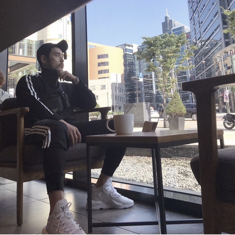 Y-3 Kaiwa Black White 착용 스타일 - 2