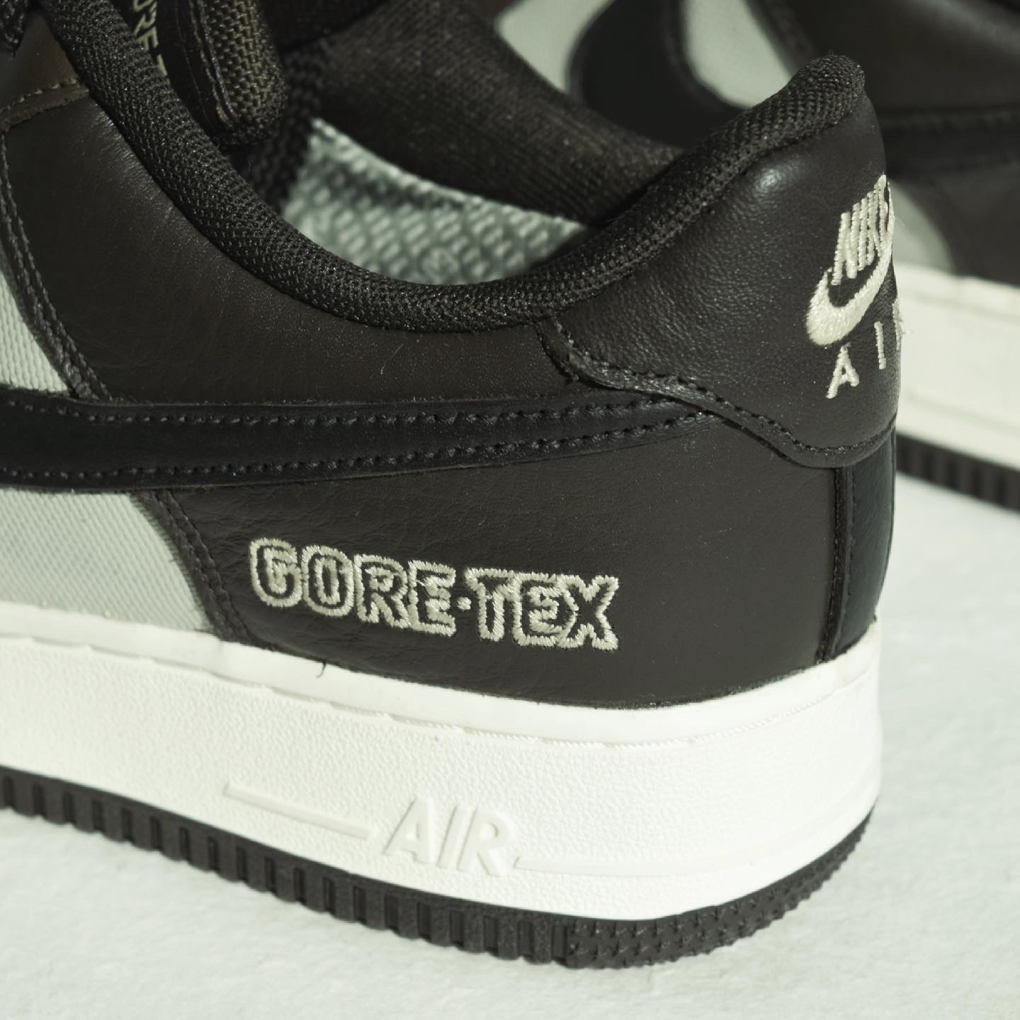 Nike Air Force 1 Low Gore-Tex Baroque Brown 착용 스타일 - 2