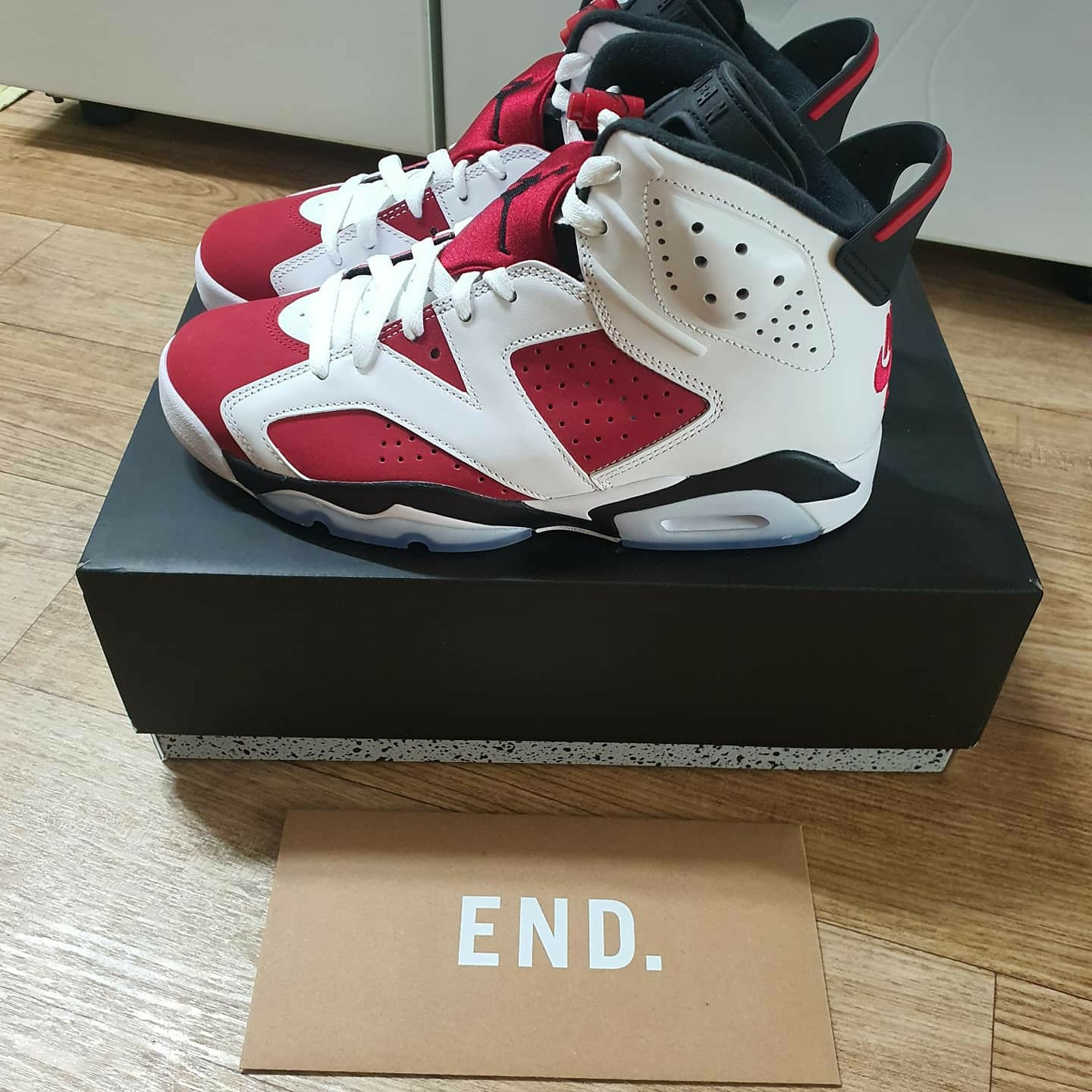 Jordan 6 Retro Carmine 2021 착용 스타일 - 1