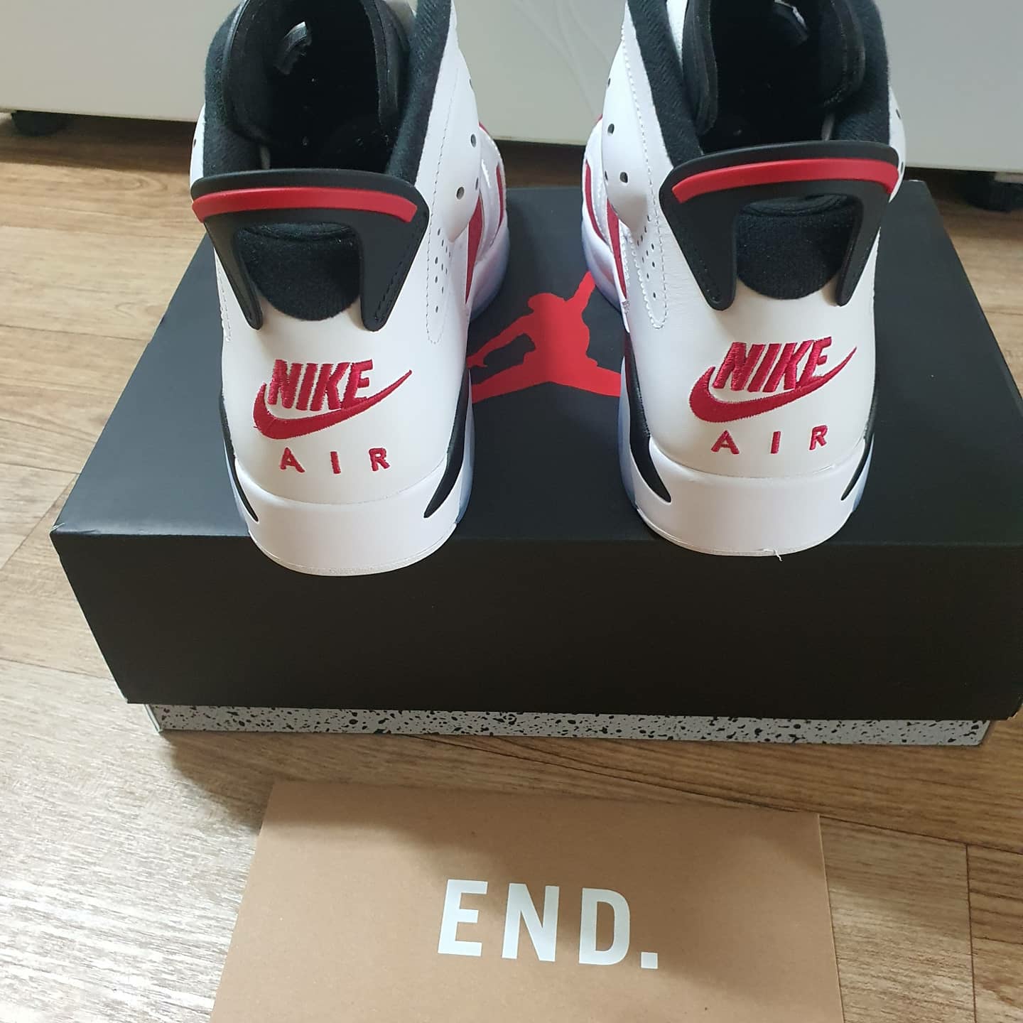 Jordan 6 Retro Carmine 2021 착용 스타일 - 2