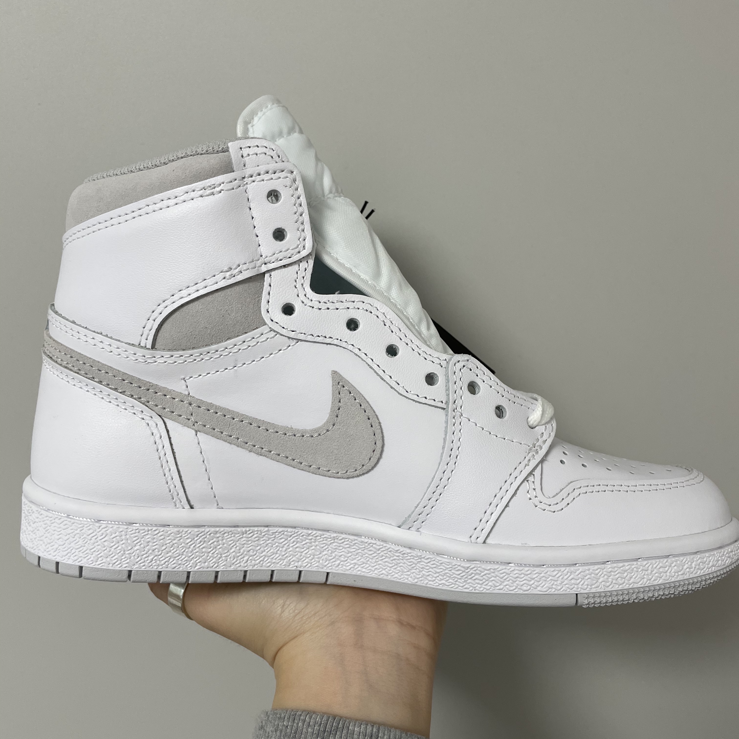 Jordan 1 High 85 Neutral Grey 착용 스타일 - 1