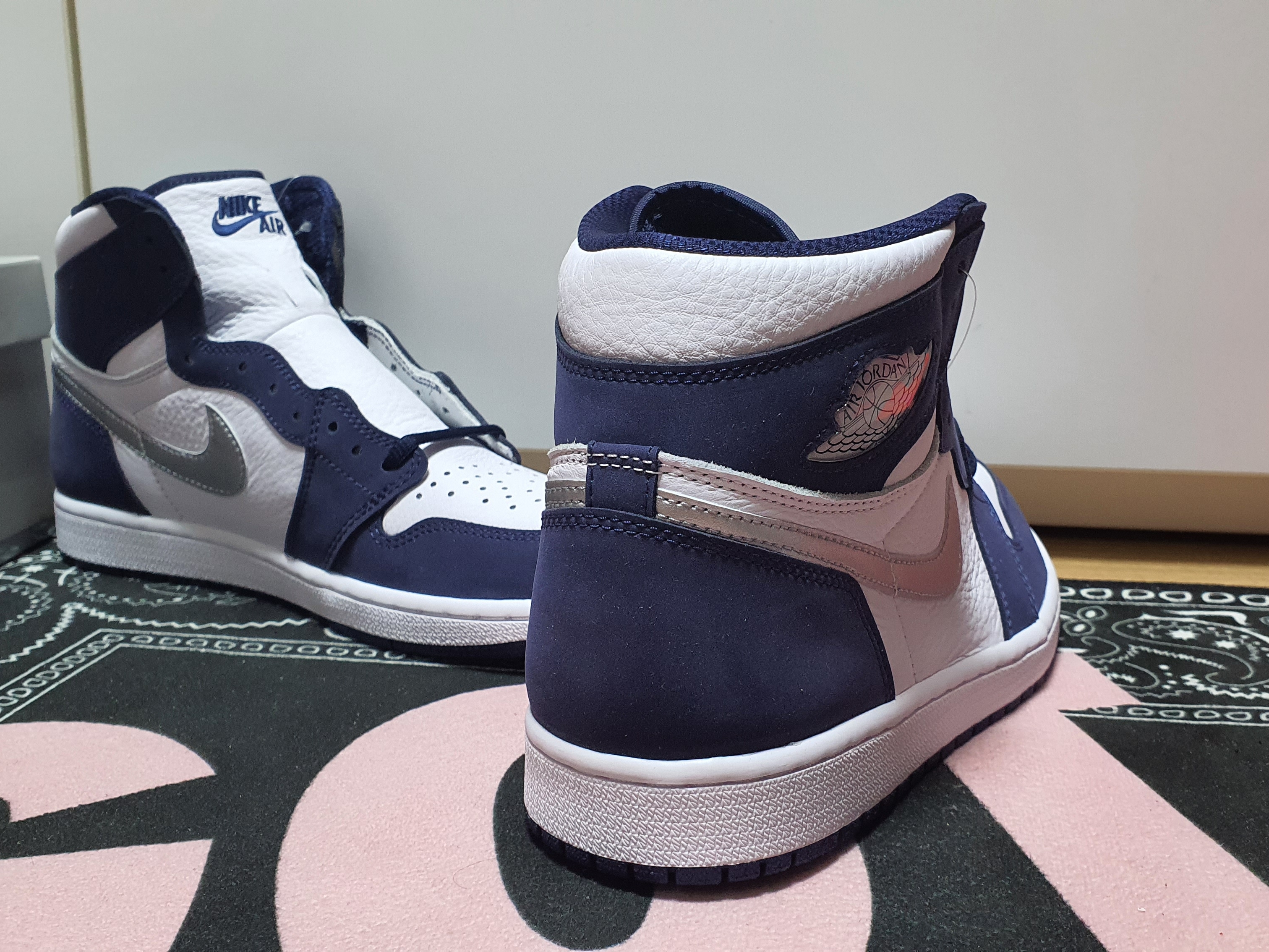 Jordan 1 Retro High OG CO.JP Midnight Navy 착용 스타일 - 2