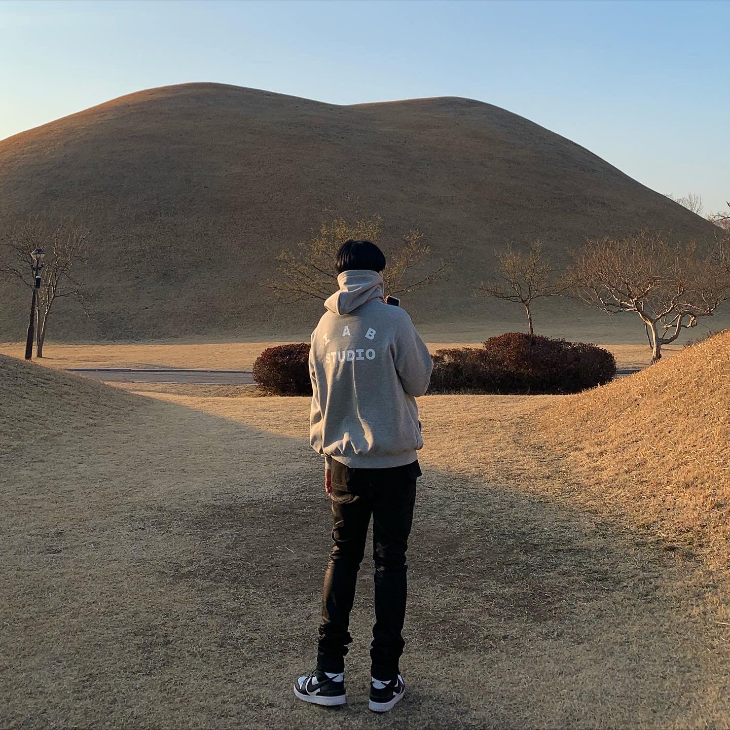 IAB Studio Hoodie Gray - 21SS, Nike x Ambush Dunk High Black 착용 스타일 - 2