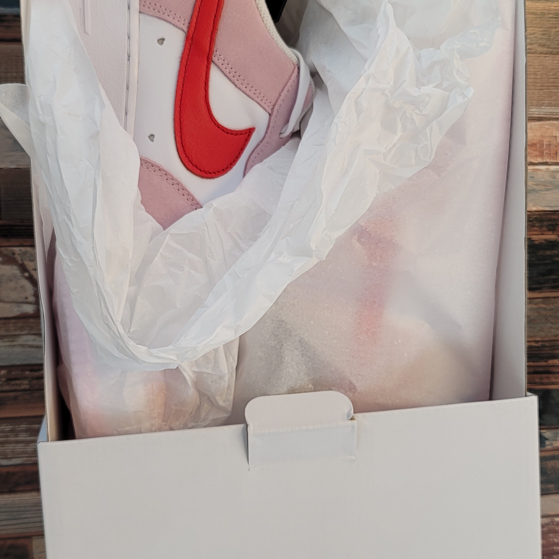 Nike Air Force 1 '07 QS Valentine's Day 착용 스타일