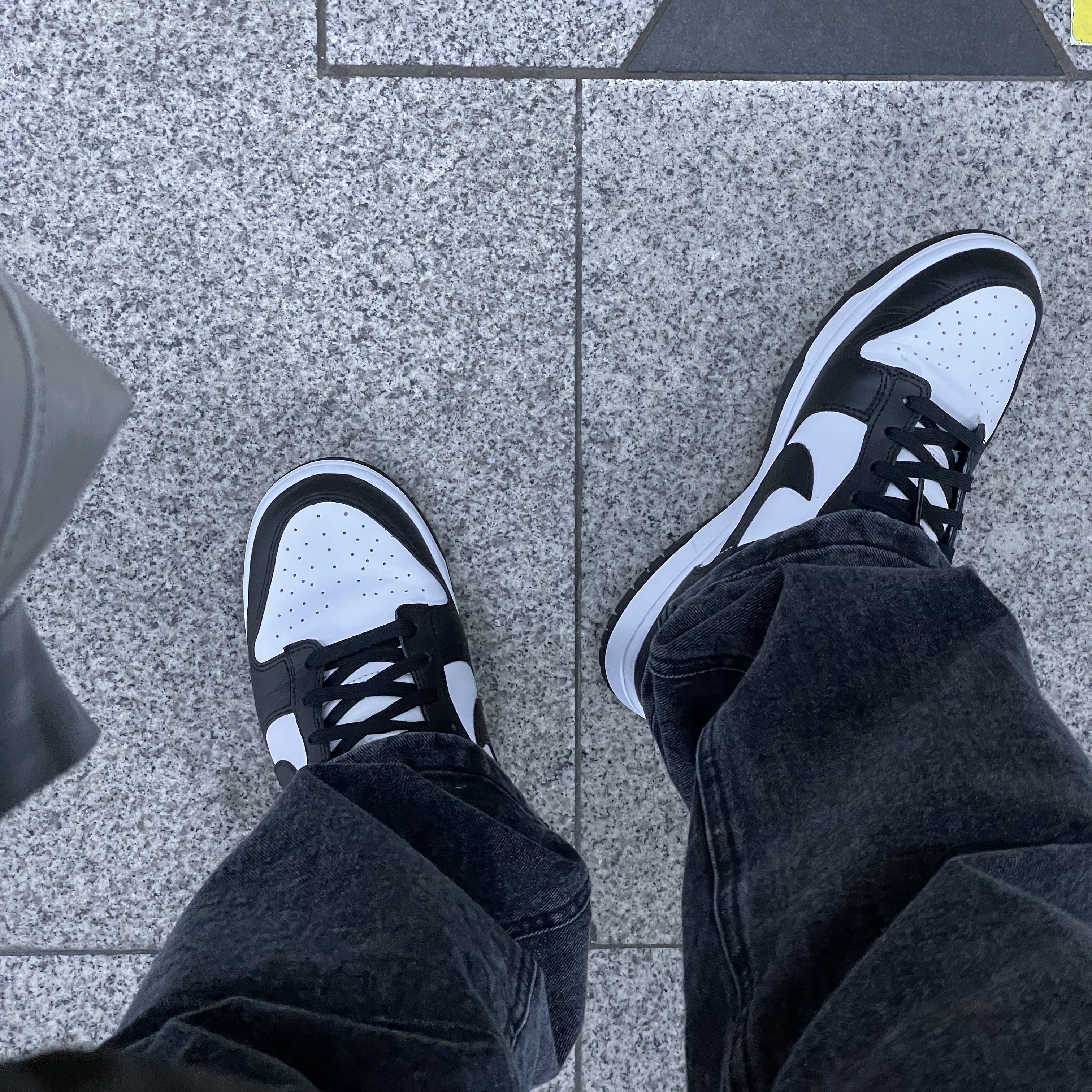 Nike Dunk Low Retro Black 착용 스타일