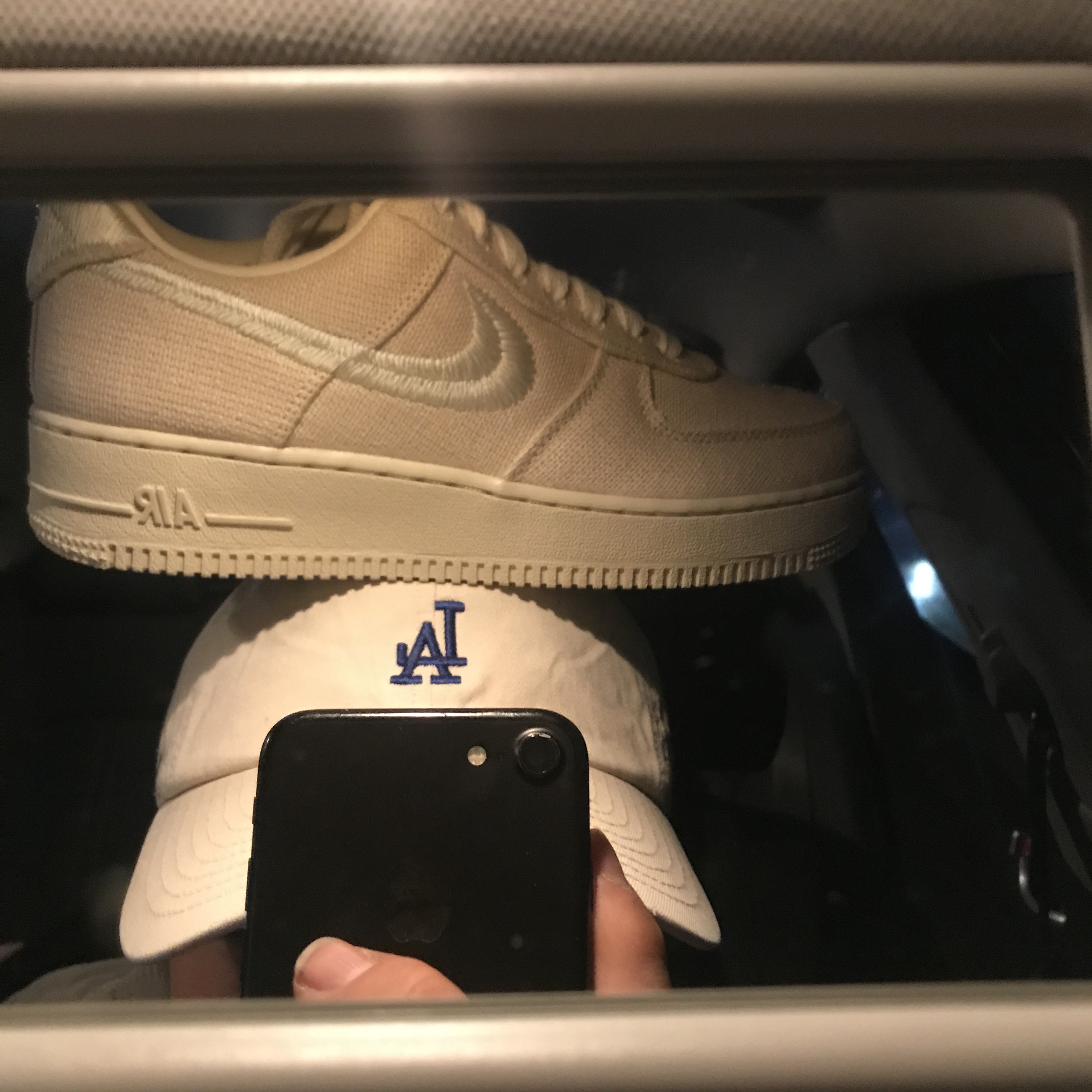 Nike x Stussy Air Force 1 Low Fossil 착용 스타일