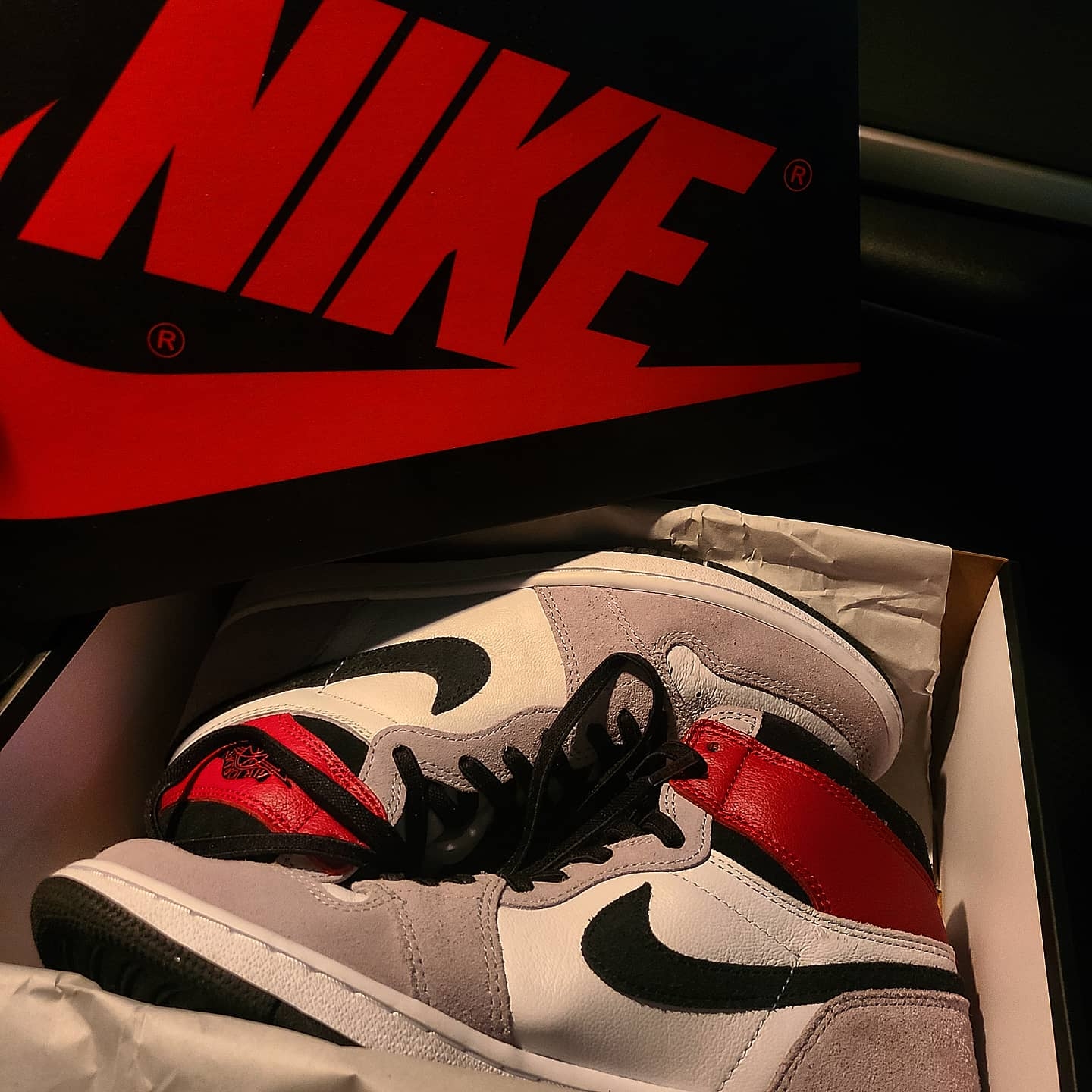 Jordan 1 Retro High OG Light Smoke Grey 착용 스타일