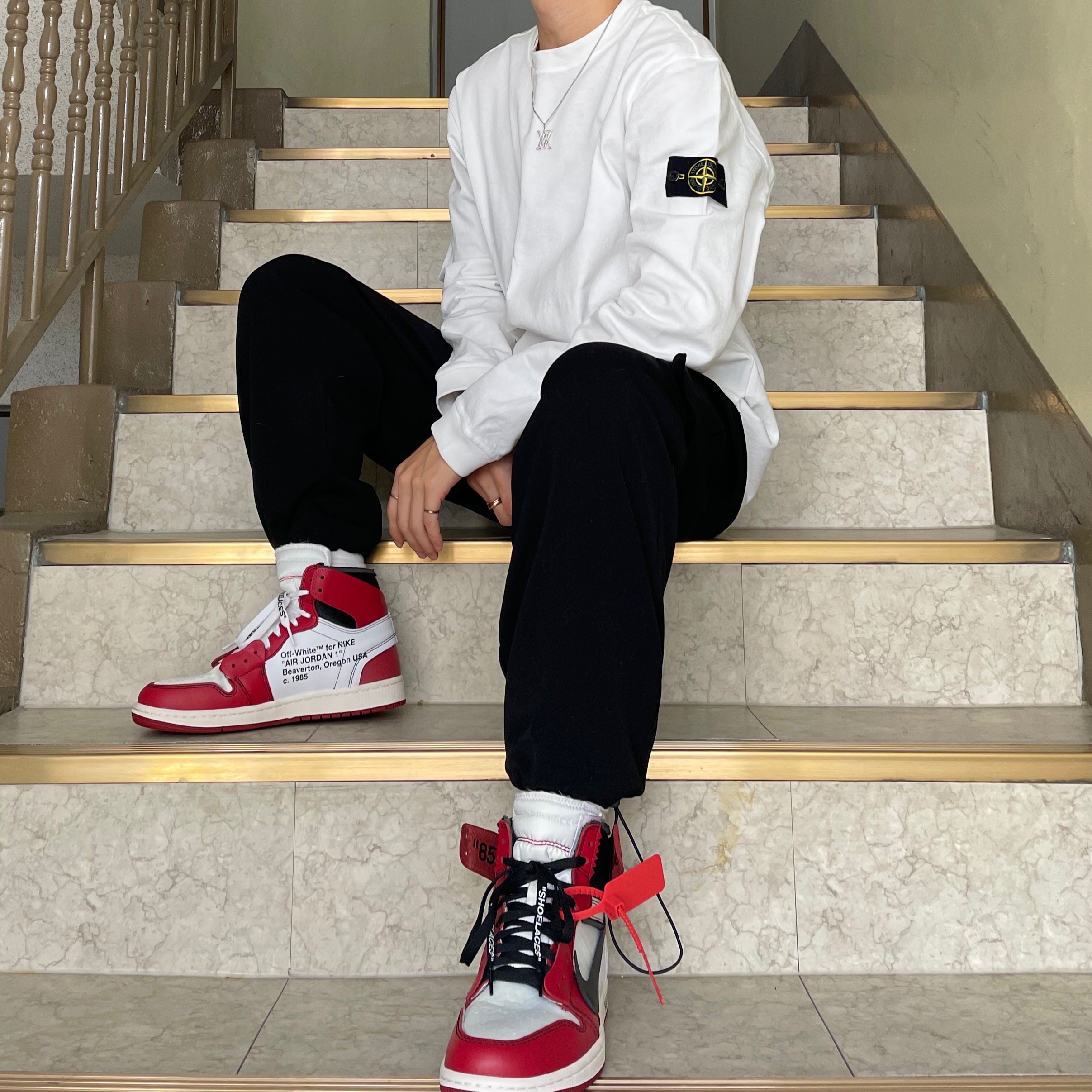 Jordan 1 x Off-White Retro High Chicago The Ten 착용 스타일 - 3