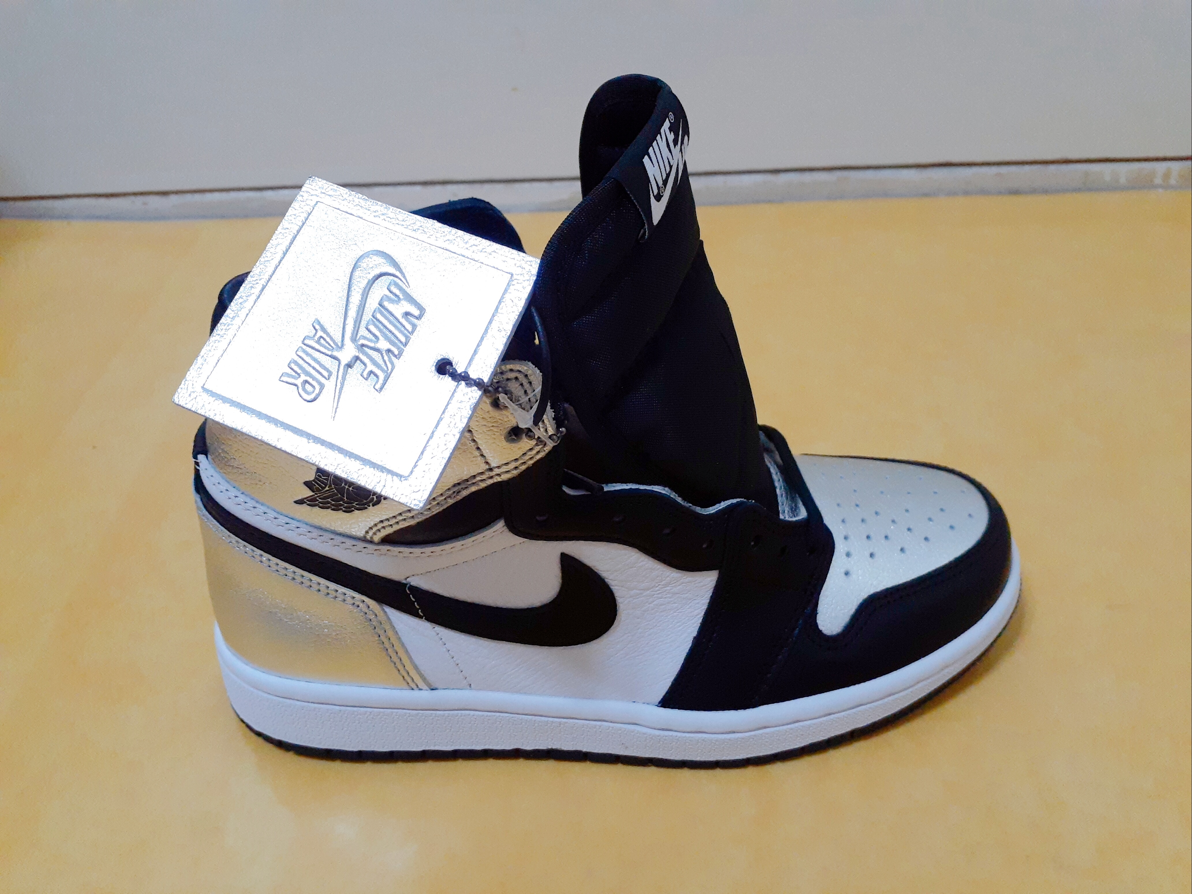 (W) Jordan 1 Retro High OG Silver Toe 착용 스타일