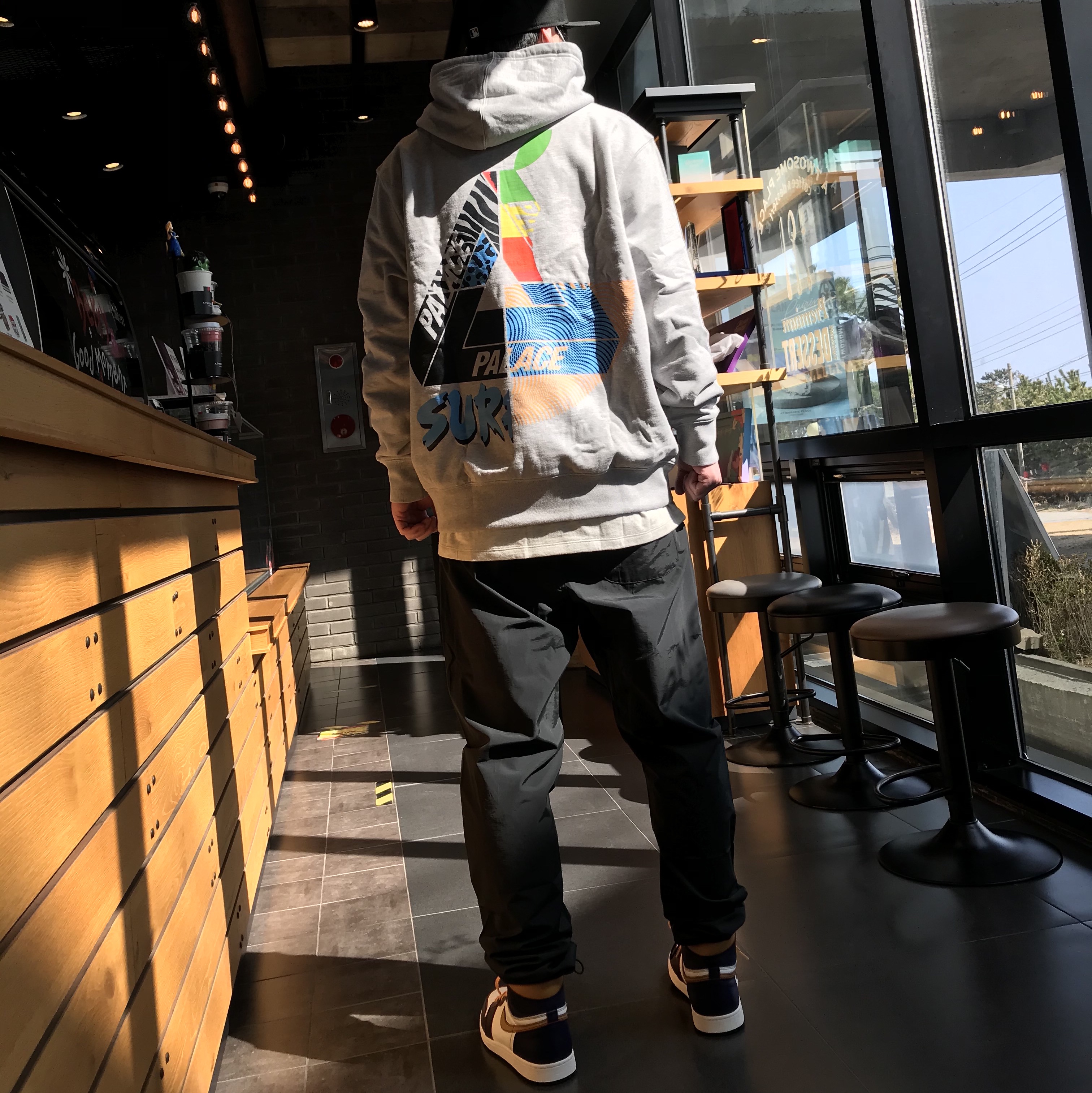 Palace Mix Up Hood Grey Marl - 21SS, Essentials Track Pants Black - 20FW 착용 스타일