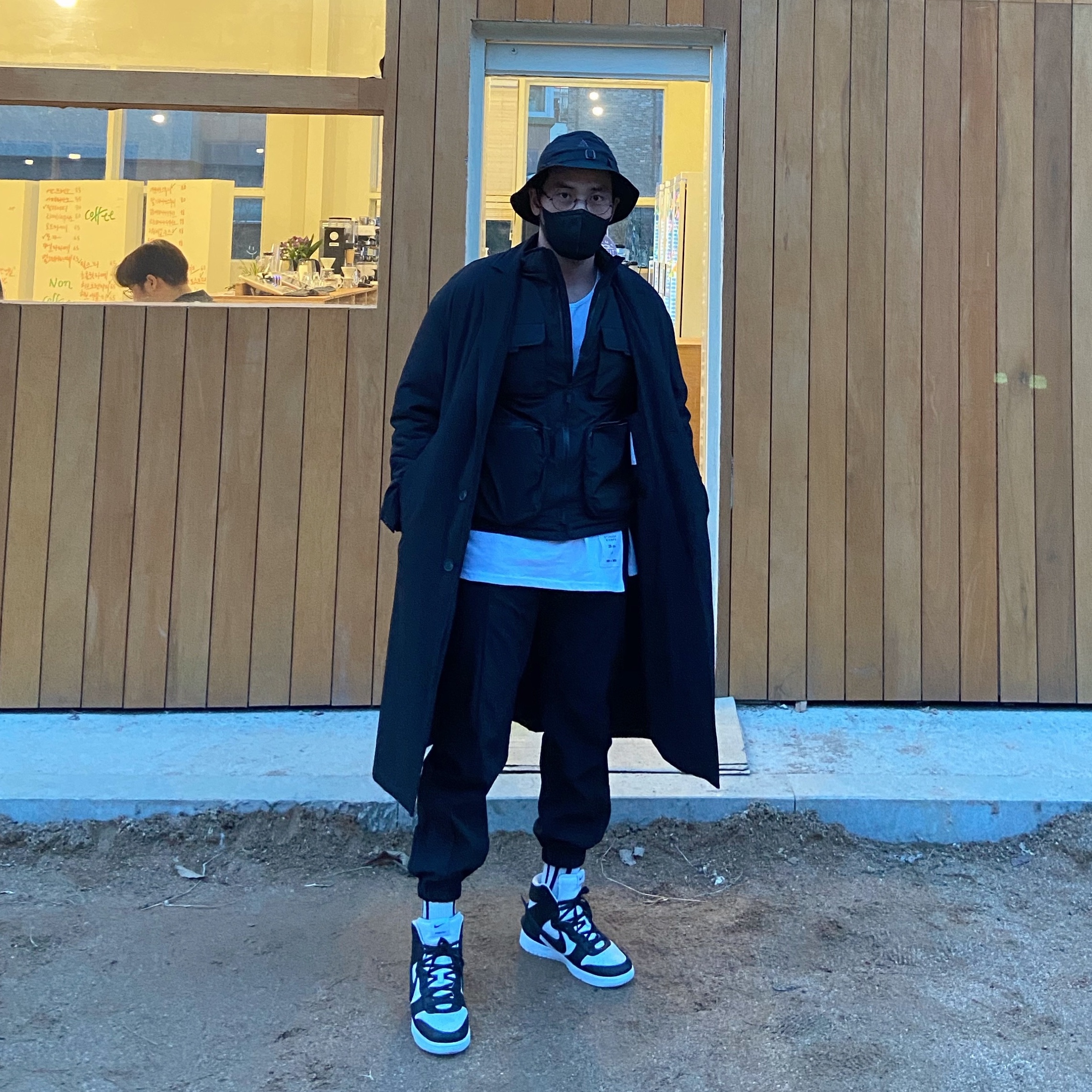 Nike x Ambush Dunk High Black 착용 스타일 - 4