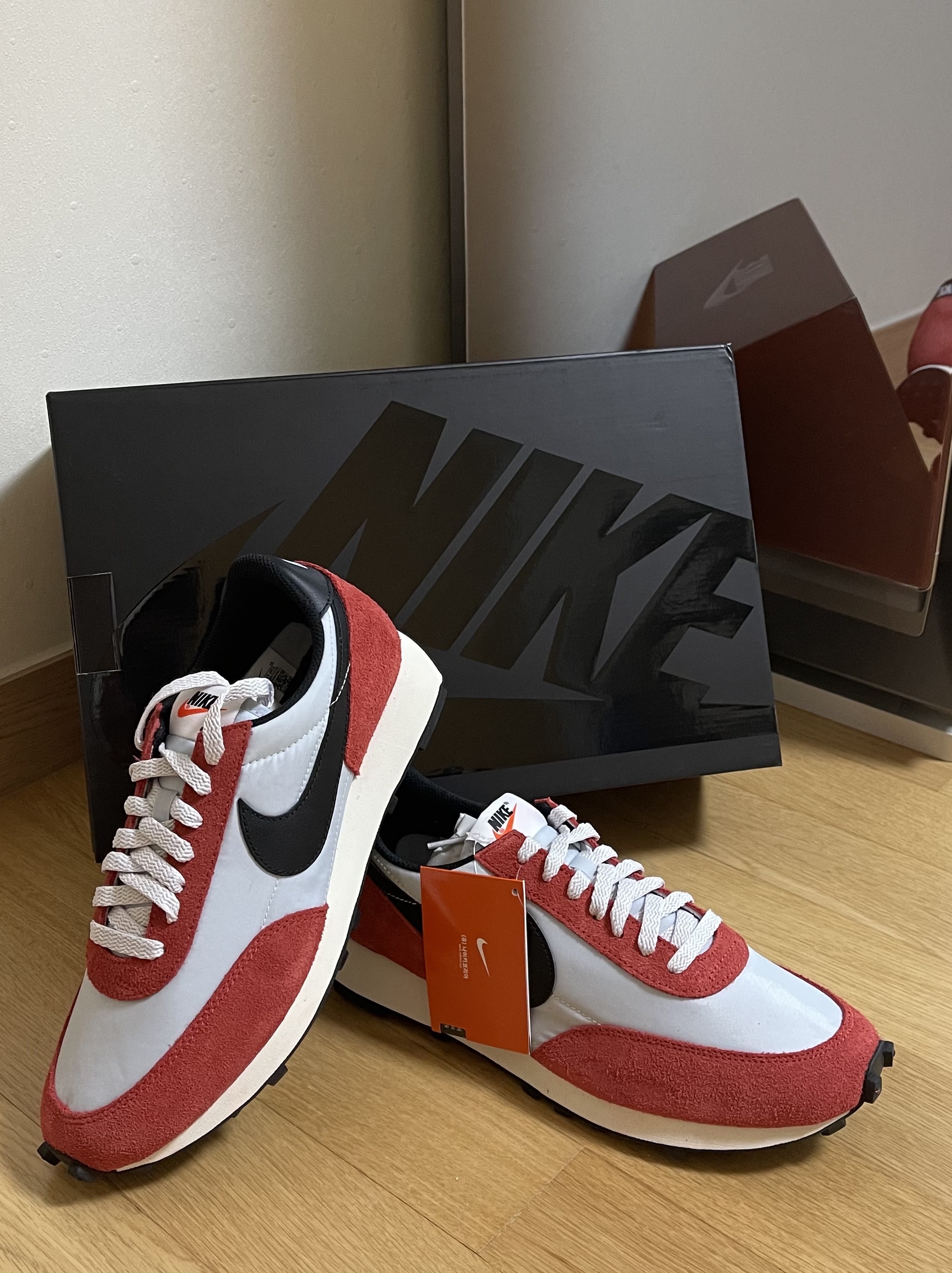 Nike Daybreak Pure Platinum 착용 스타일