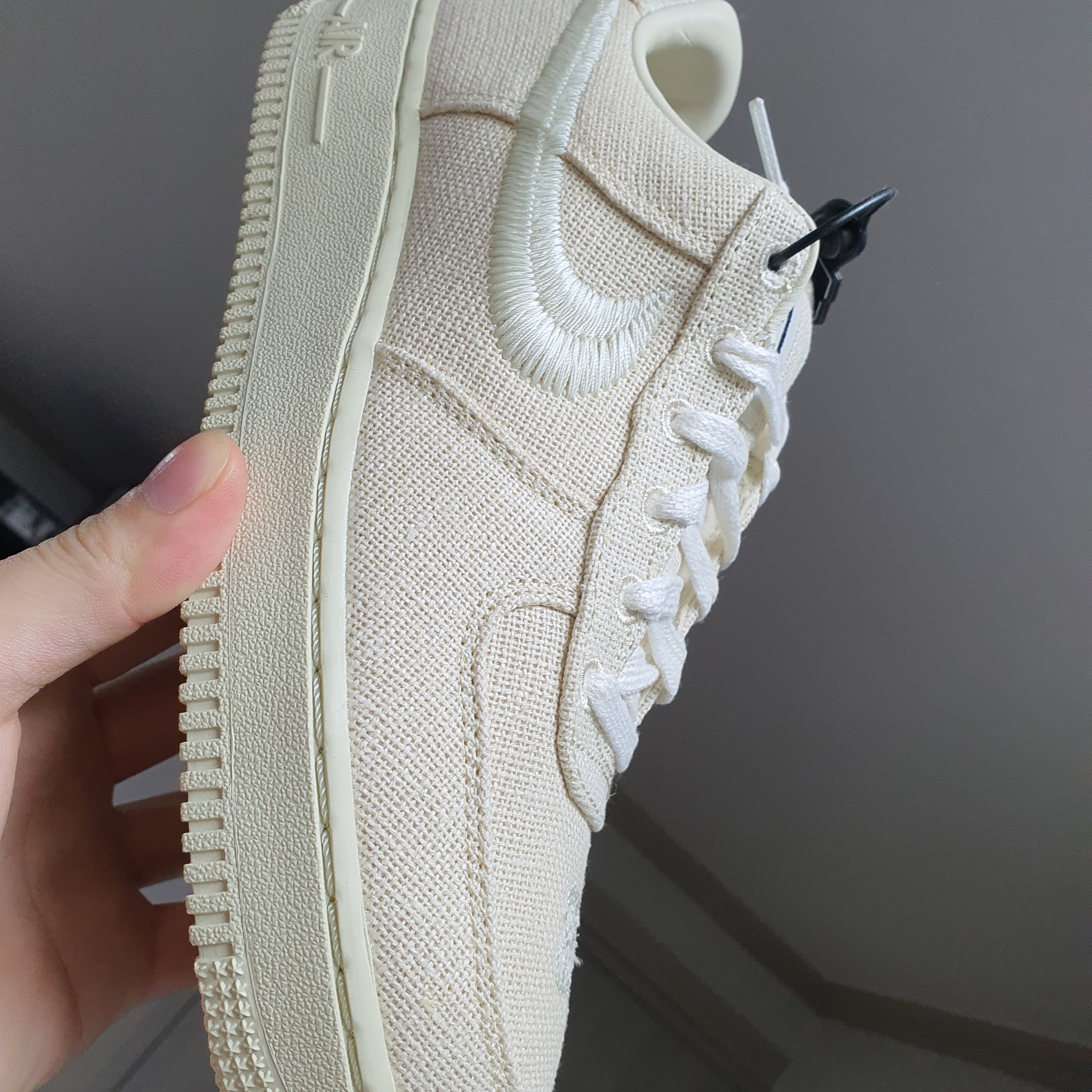 Nike x Stussy Air Force 1 Low Fossil 착용 스타일