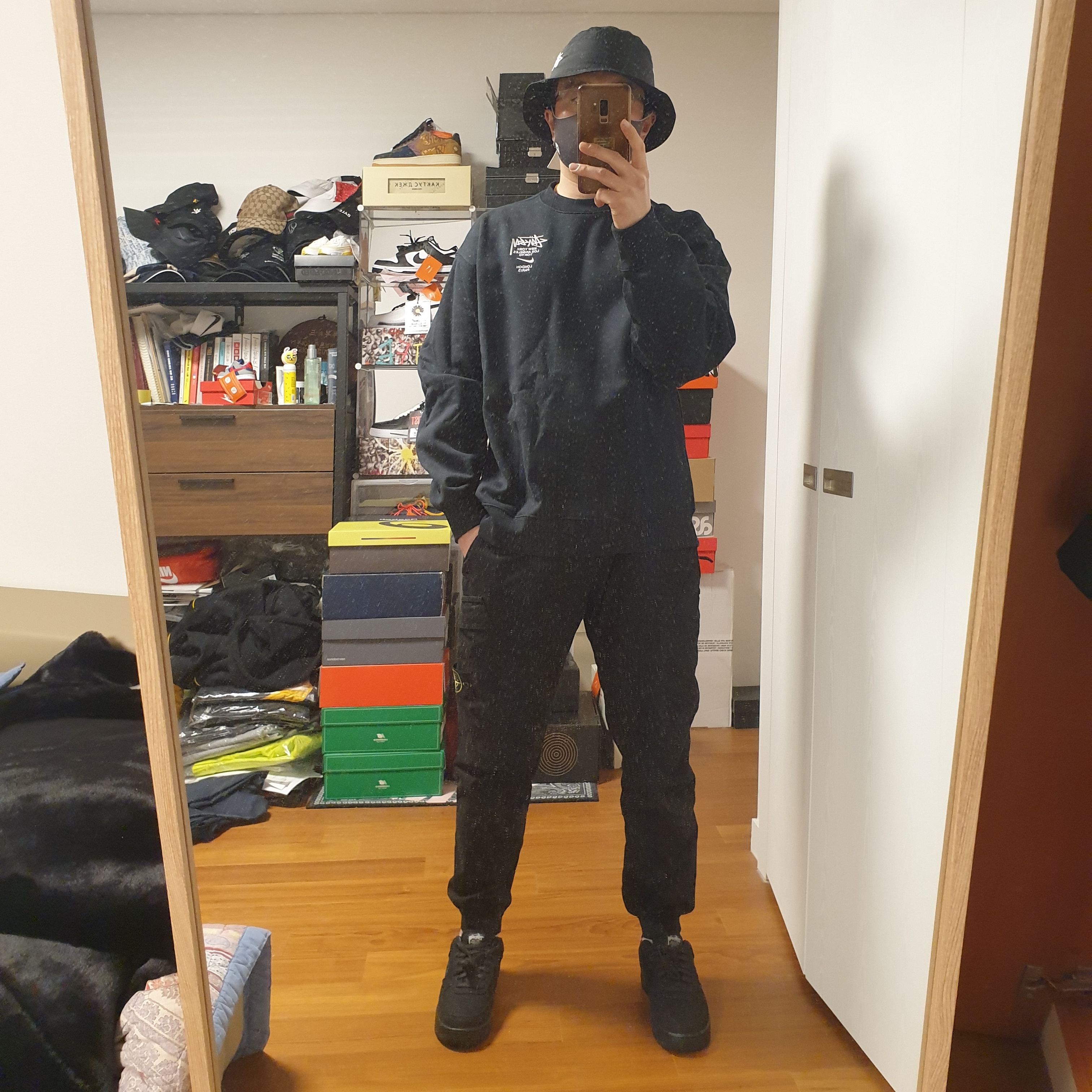 Nike x Stussy NRG ZR Fleece Crewneck Black - US/EU, Nike x Stussy Air Force 1 Low Triple Black 착용 스타일 - 2