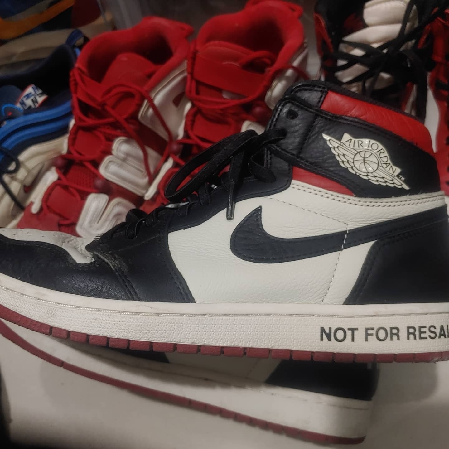 Jordan 1 Retro High Not for Resale Varsity Red 착용 스타일 - 3
