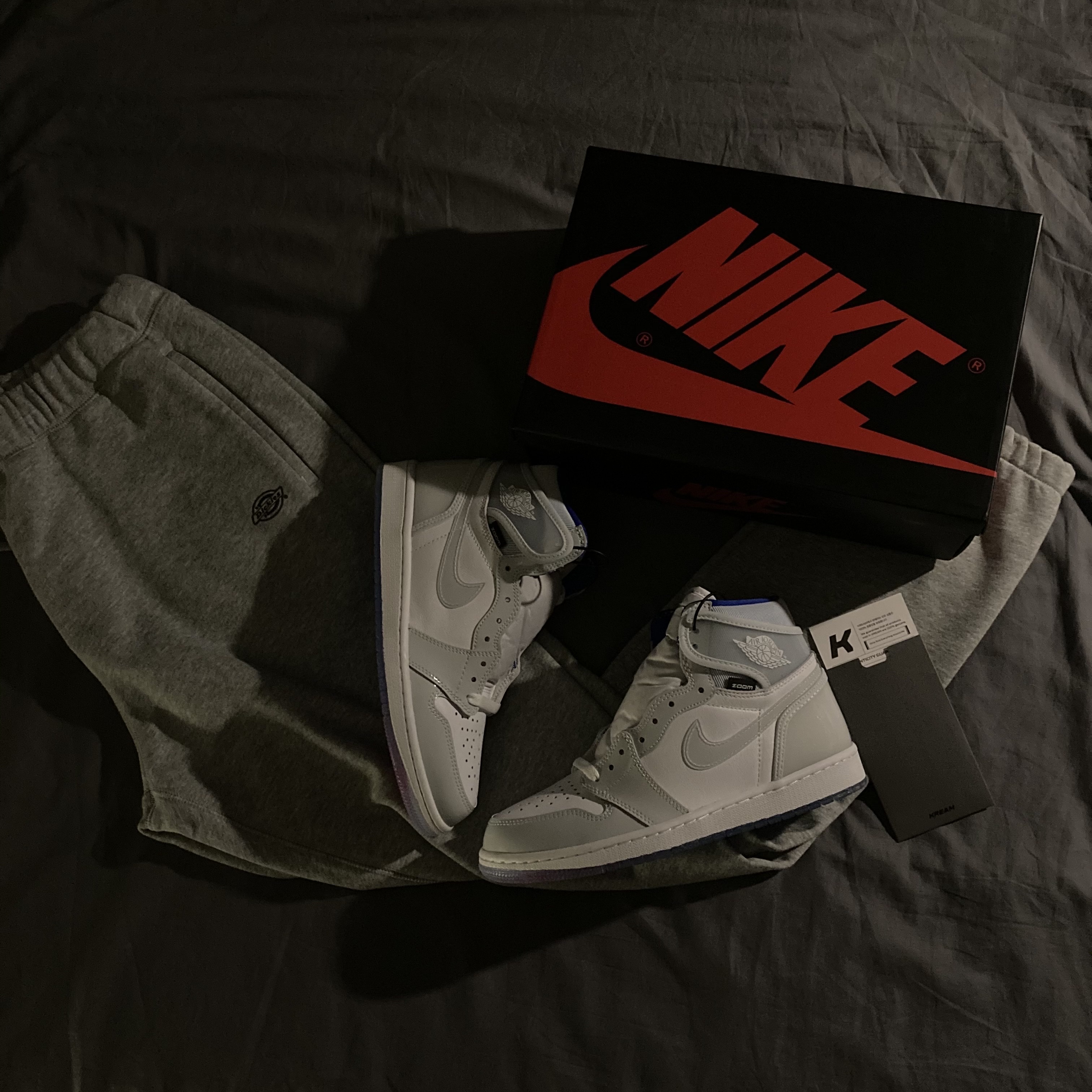 Jordan 1 Retro High Zoom White Racer Blue 착용 스타일 - 1