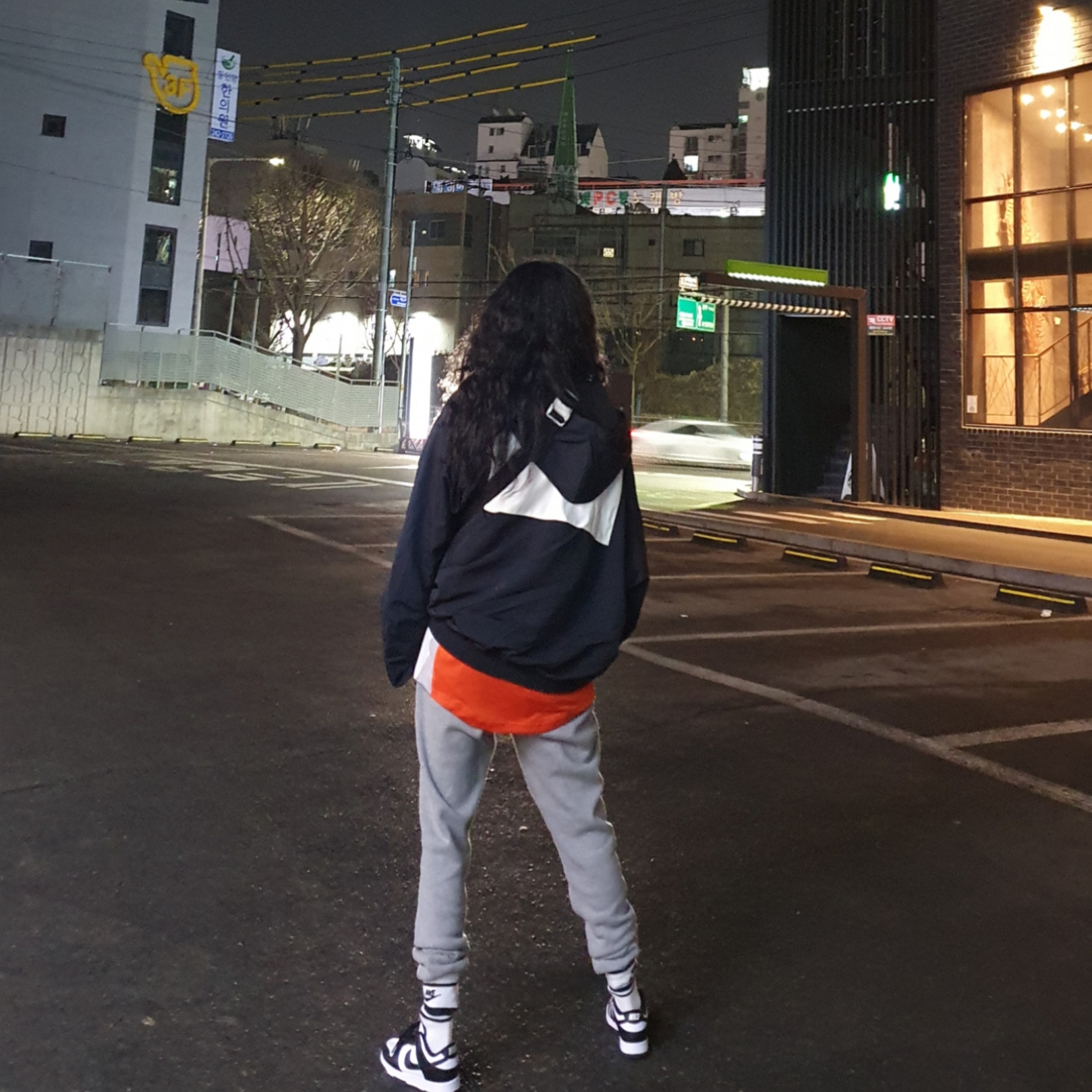 Nike Dunk Low Retro Black, Nike x Fear of God Bomber Hooded Jacket Black 착용 스타일