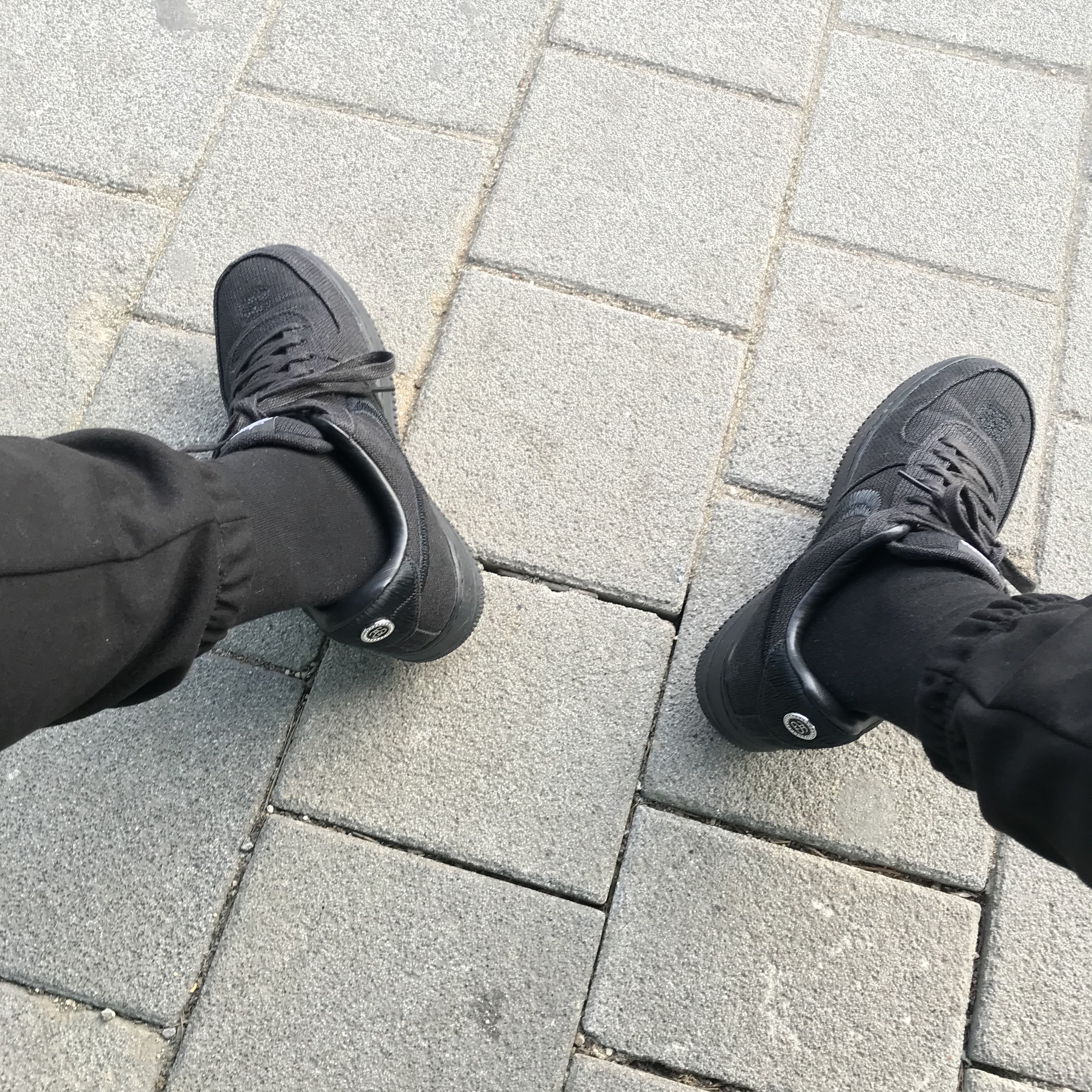Nike x Stussy Air Force 1 Low Triple Black 착용 스타일