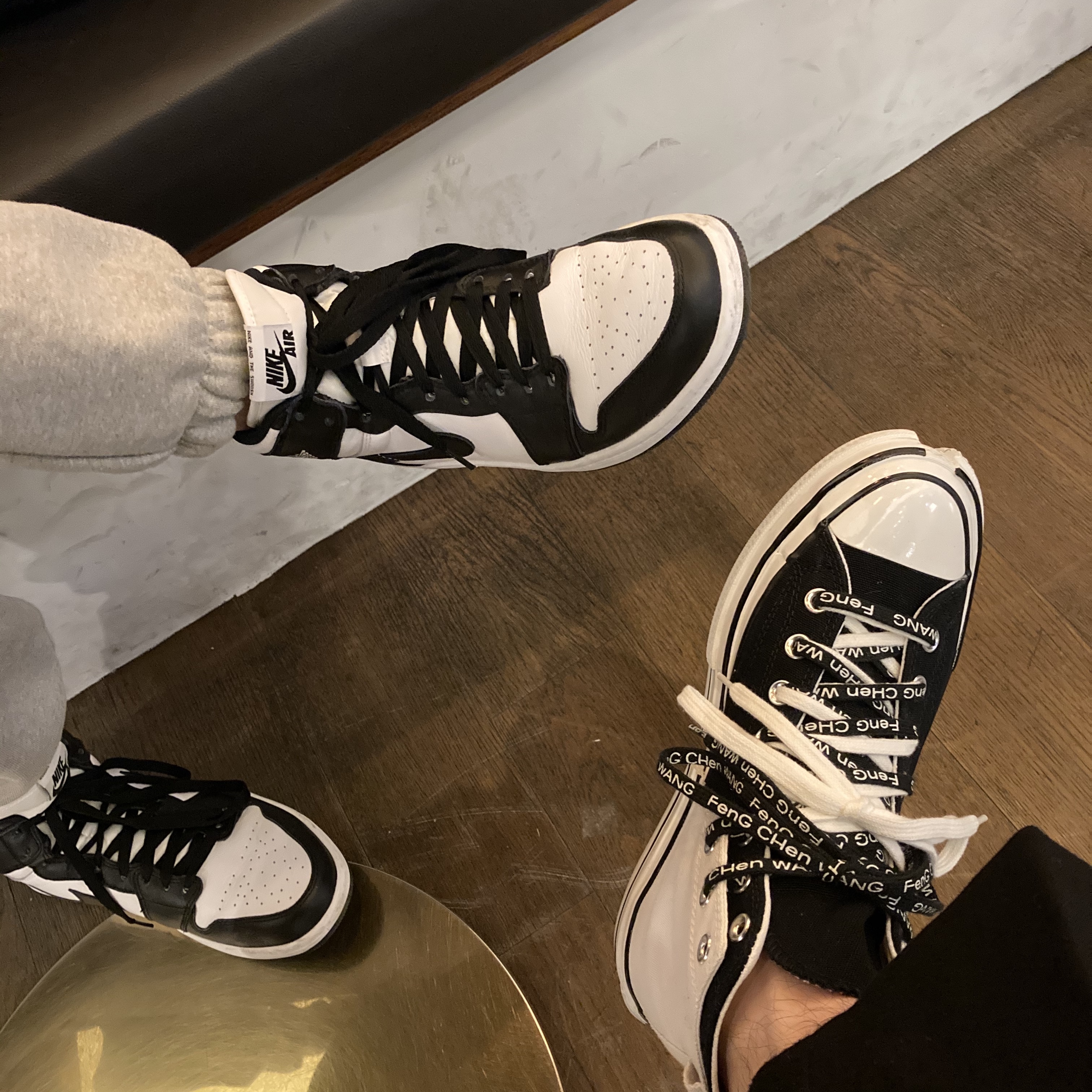 Jordan 1 Retro High OG Black White 2014, Converse x Feng Chen Wang Chuck 70 2-in-1 Natural Ivory Black 착용 스타일