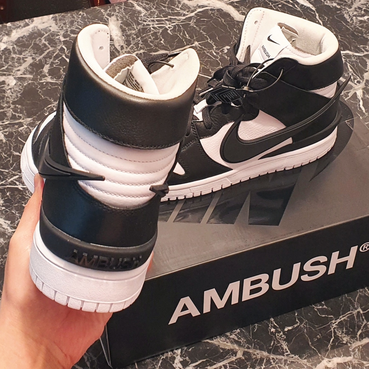 Nike x Ambush Dunk High Black 착용 스타일 - 2