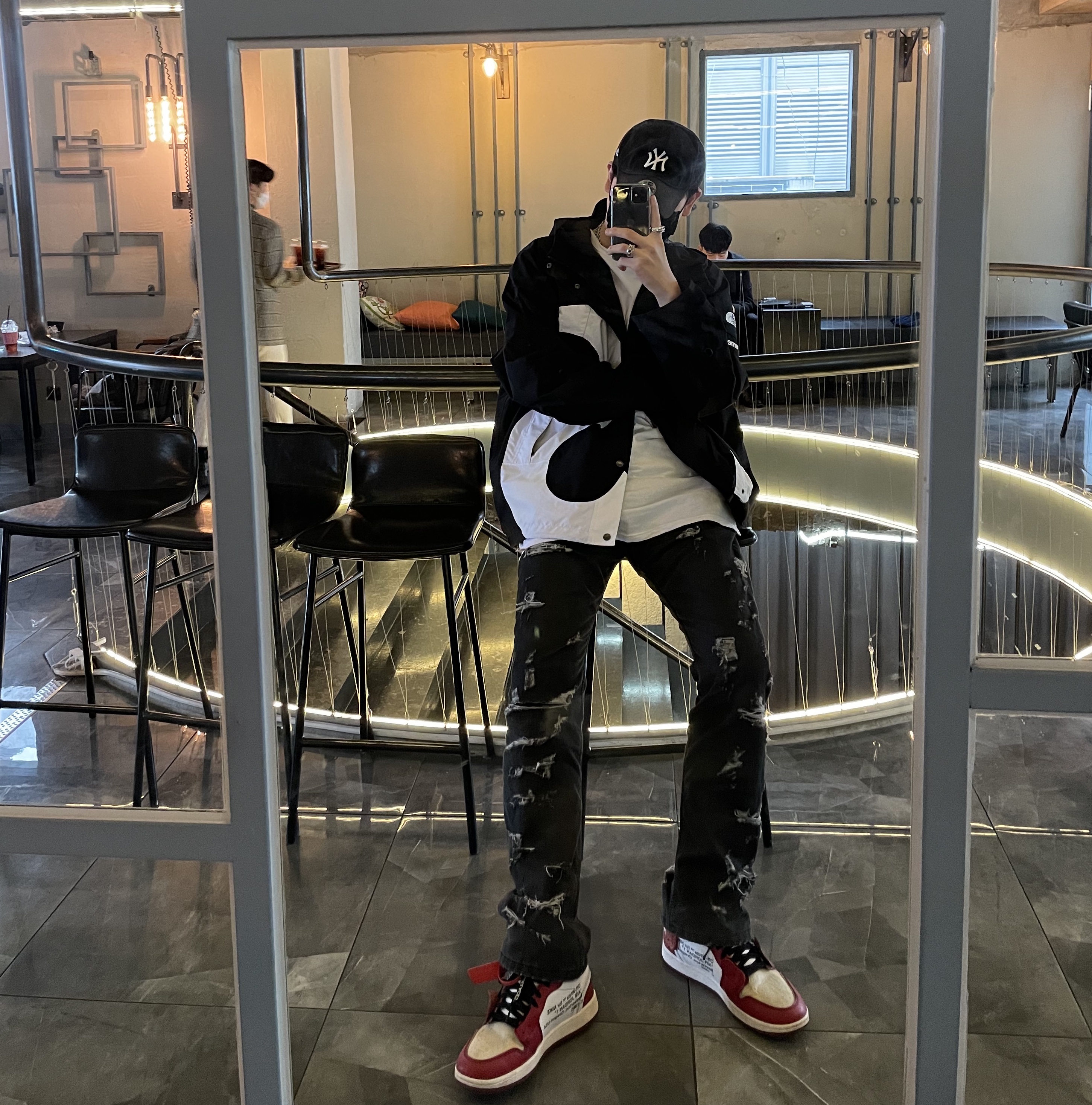 Supreme x The North Face S Logo Mountain Jacket Black - 20FW, Jordan 1 x Off-White Retro High Chicago The Ten 착용 스타일