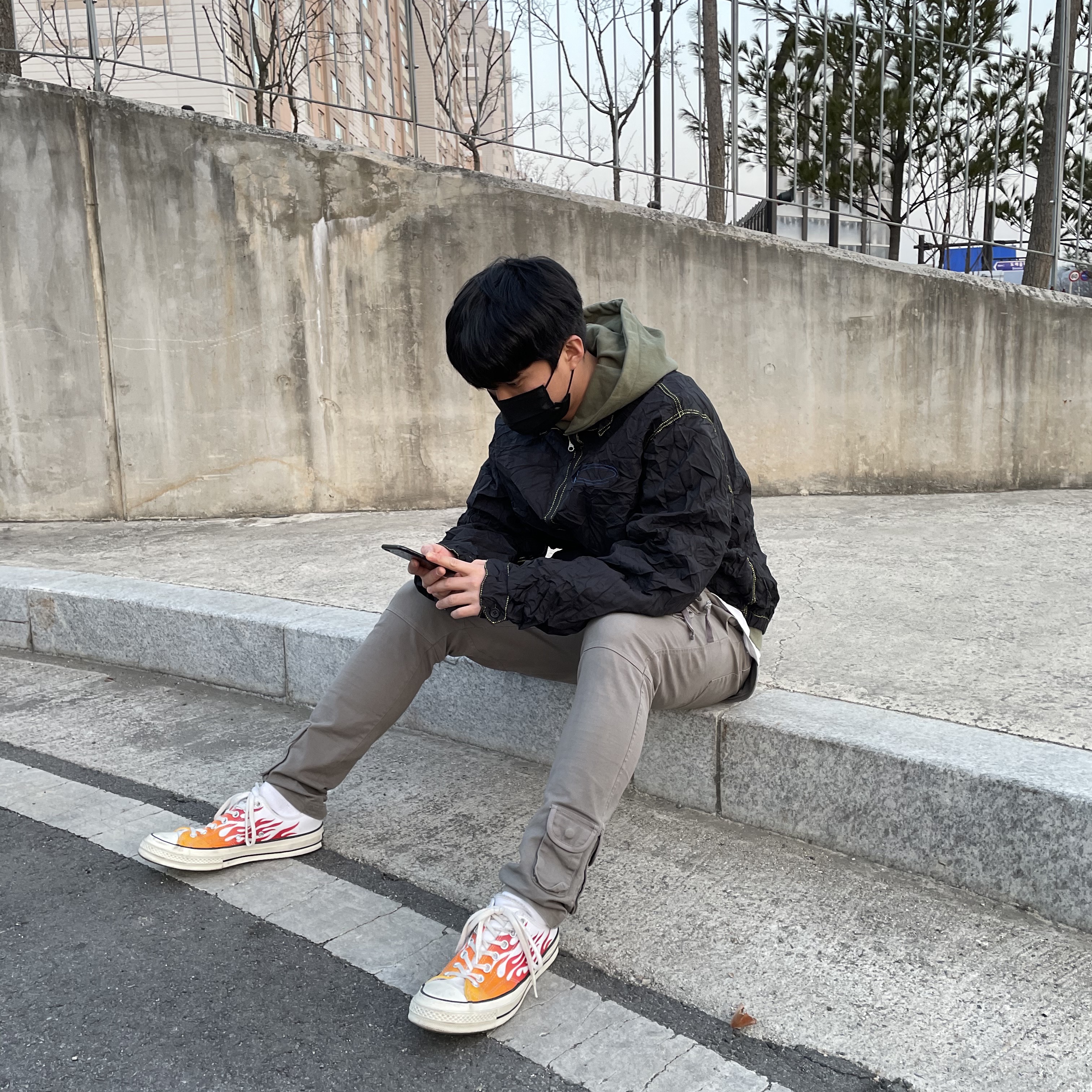 Converse Chuck 70 Ox Archive Print Flames White 착용 스타일 - 2