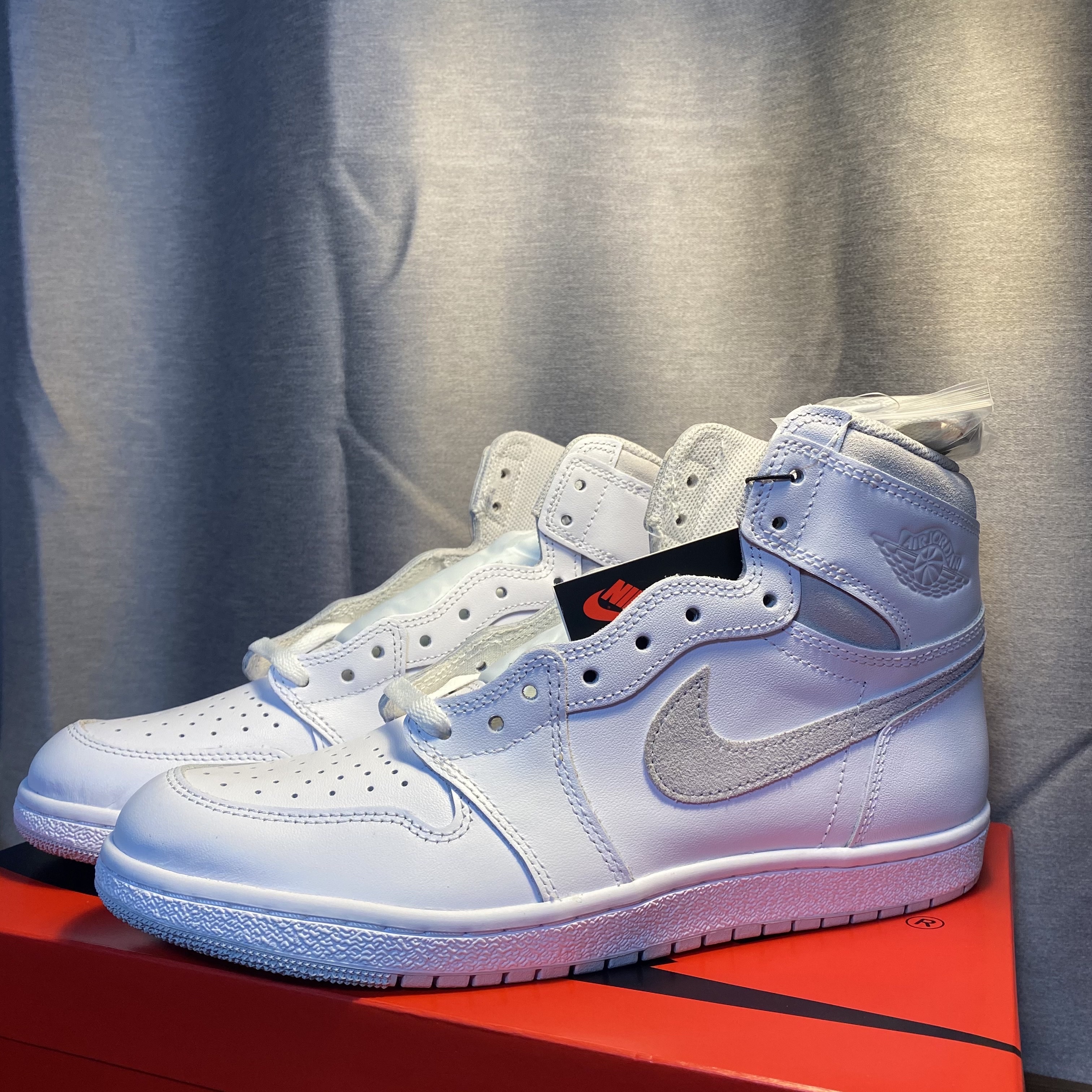 Jordan 1 High 85 Neutral Grey 착용 스타일 - 2