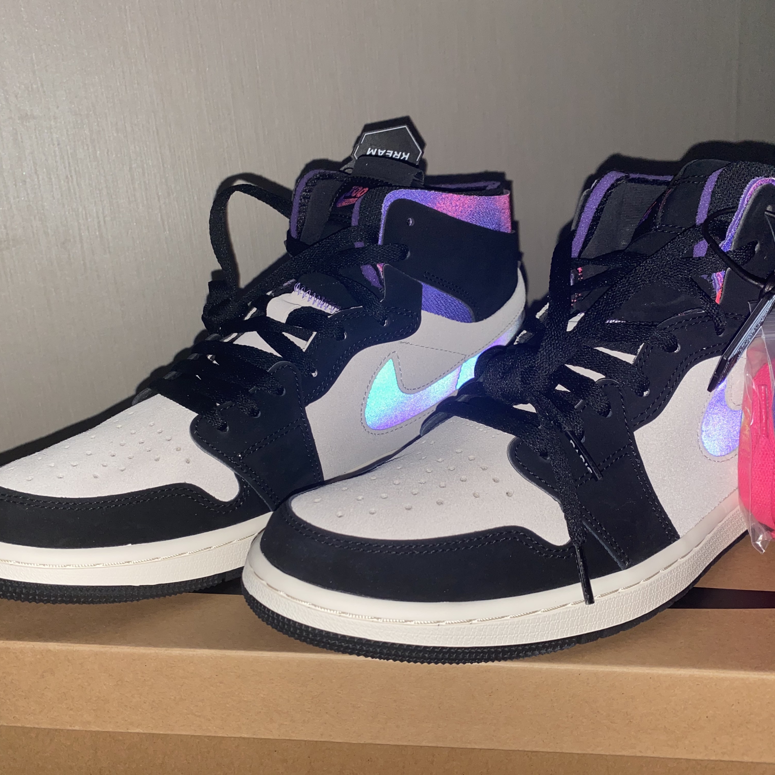 Jordan 1 x Paris Saint-Germain Zoom Air CMFT 착용 스타일 - 1