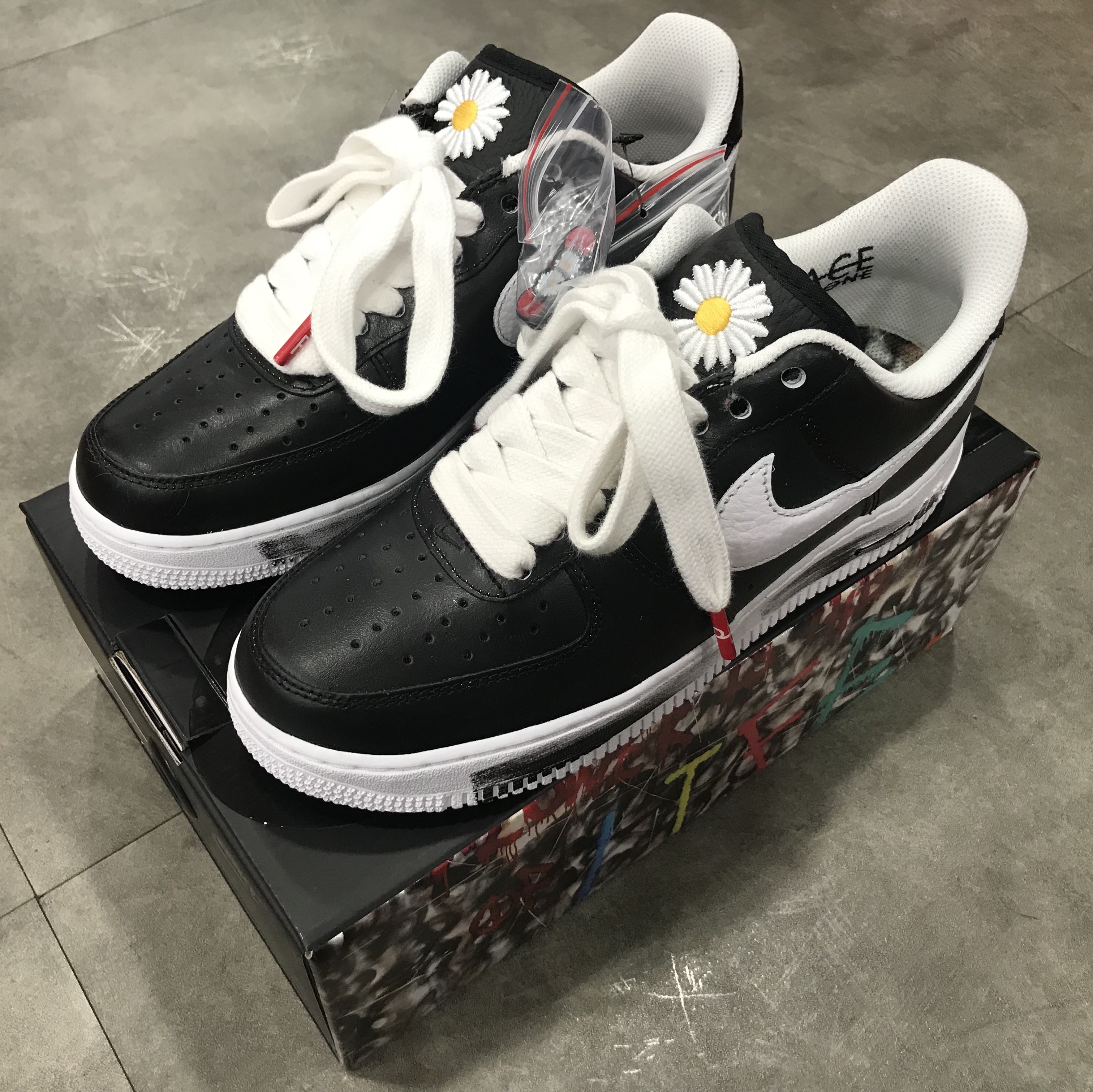 Nike x Peaceminusone Air Force 1 Low Para-Noise 착용 스타일