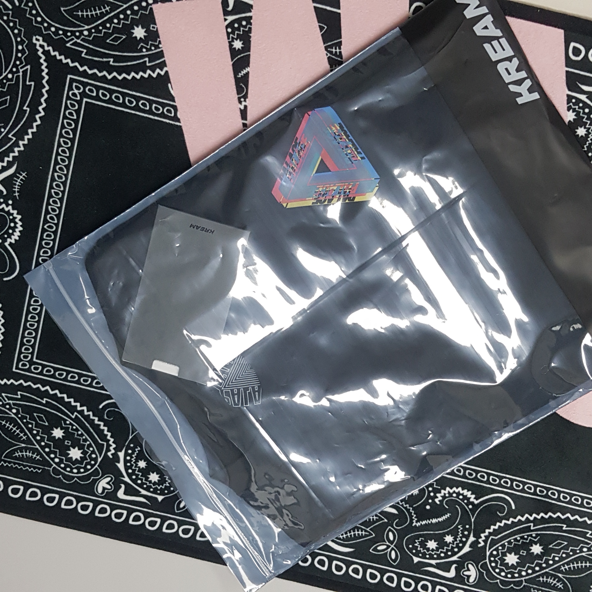 Palace Tri-Ferg Colour Blur T-Shirt Black - 20FW 착용 스타일