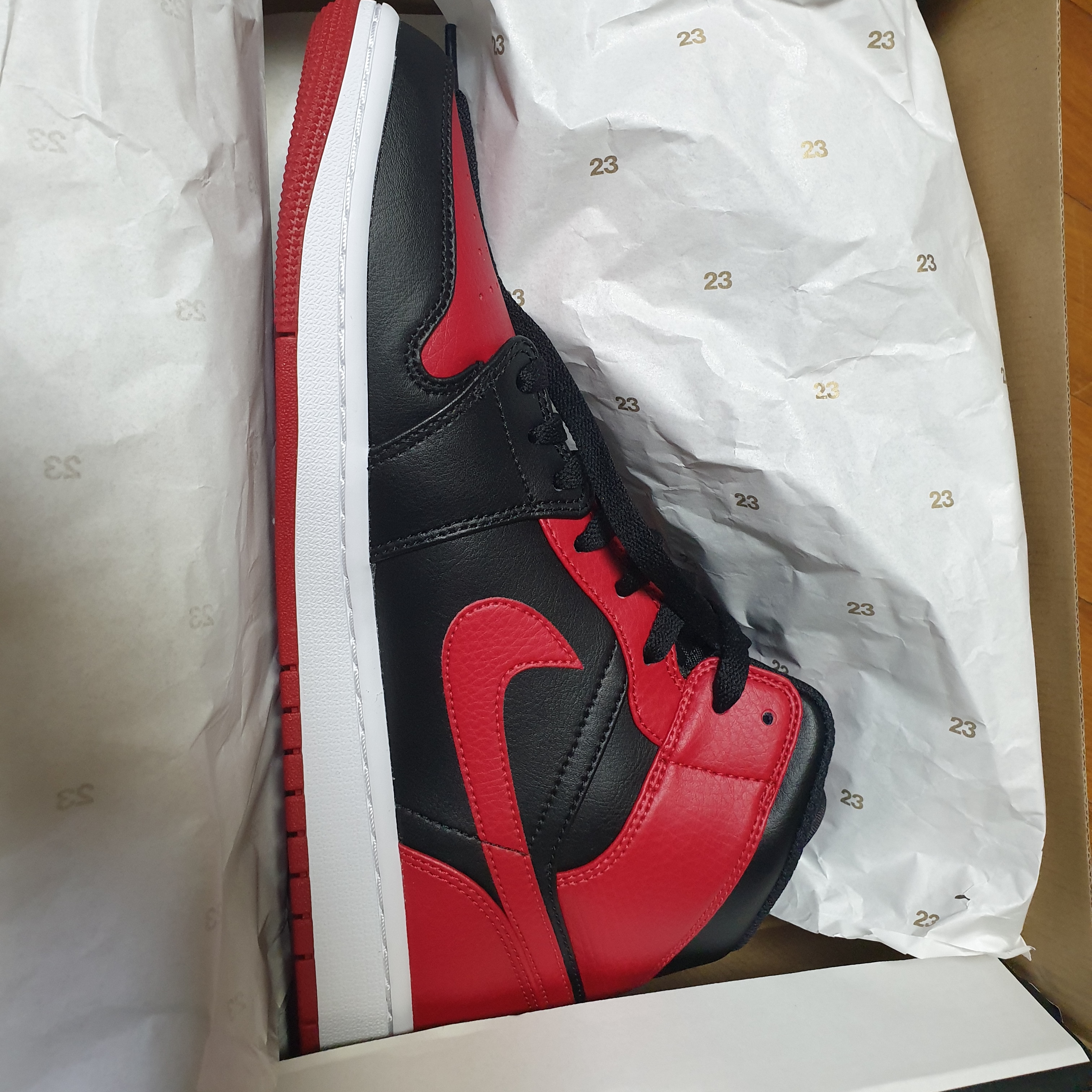 Jordan 1 Mid Bred Banned 2020 착용 스타일 - 2