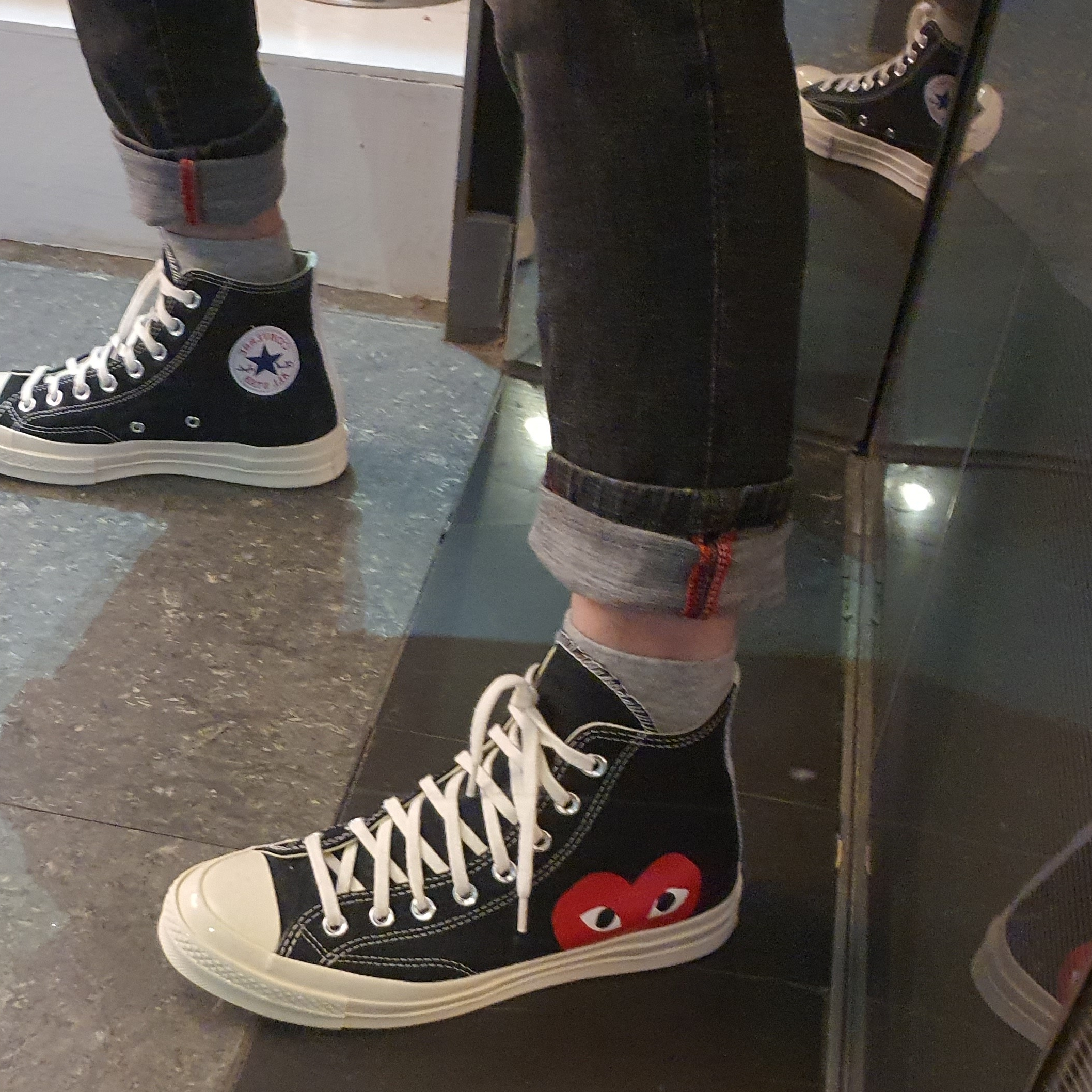 Converse x Play Comme des Garcons Chuck 70 Hi Black 착용 스타일 - 2