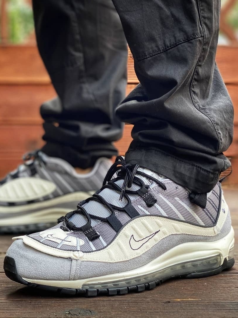 Nike Air Max 98 Inside Out Wolf Grey 착용 스타일 - 2