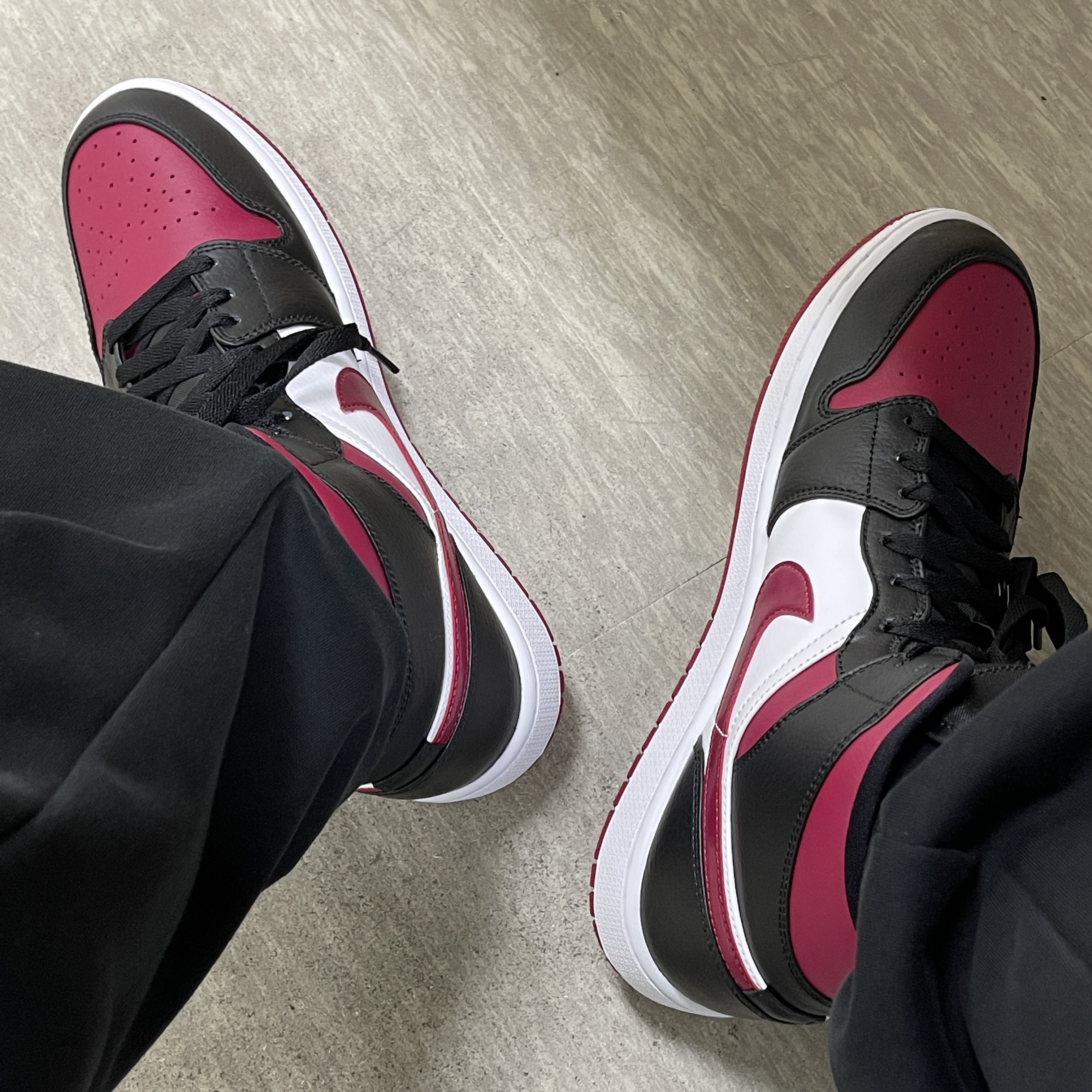 Jordan 1 Mid Bred Toe Noble Red 착용 스타일