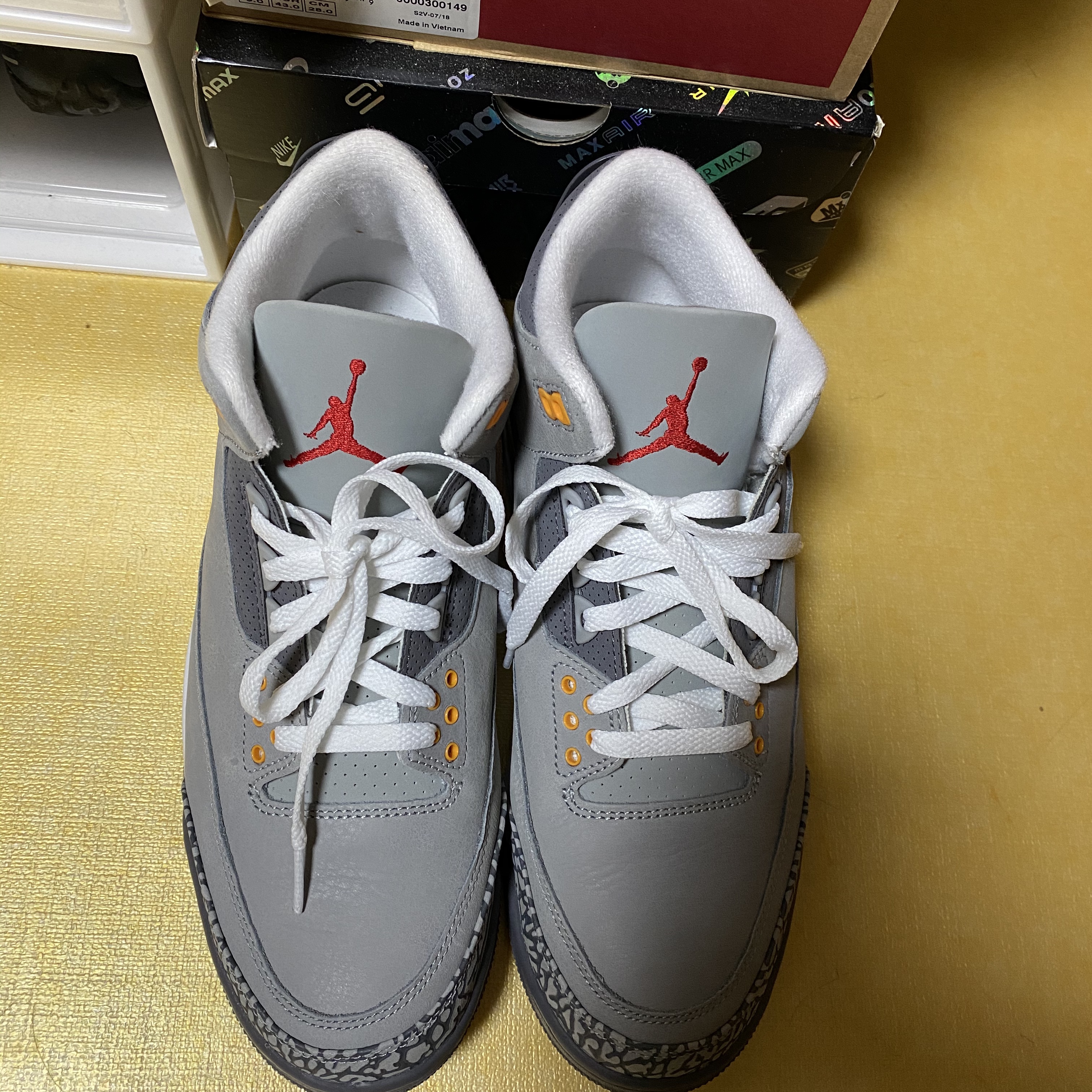 Jordan 3 Retro Cool Grey, Jordan 6 Retro Carmine 2021 착용 스타일 - 1